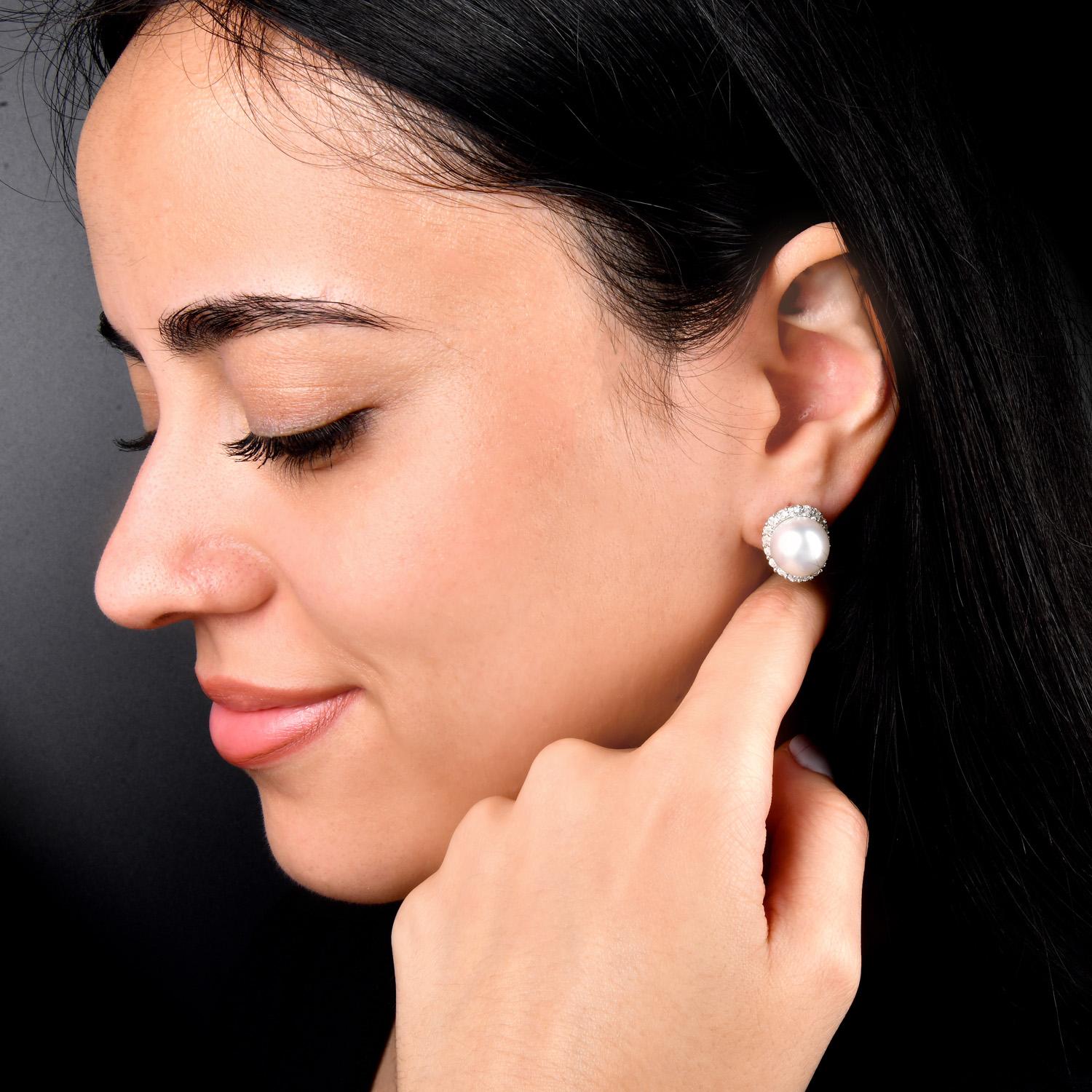 12mm Südseeperle Diamant 18K Weißgold Halo Ohrstecker (Rundschliff) im Angebot
