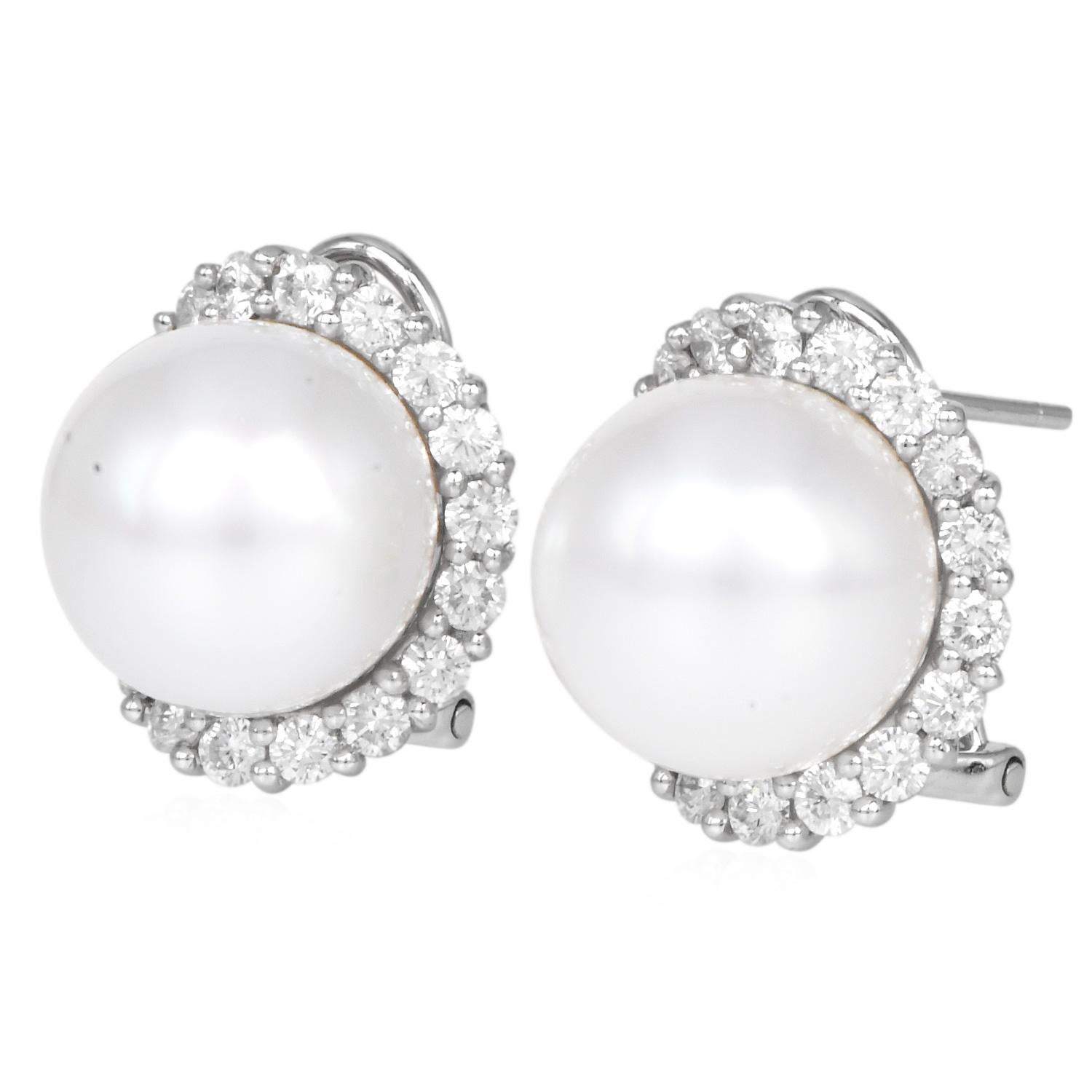 12mm Südseeperle Diamant 18K Weißgold Halo Ohrstecker im Zustand „Hervorragend“ im Angebot in Miami, FL