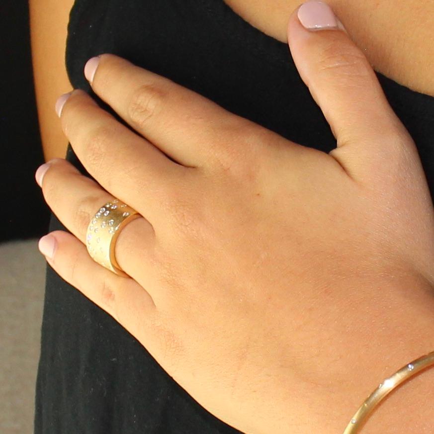 Im Angebot: Diamant und 14k Gold Hochzeit Jahrestag Band Ring () 9
