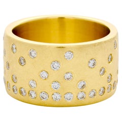 Diamond and 14k Gold Wedding Anniversary Band Ring
