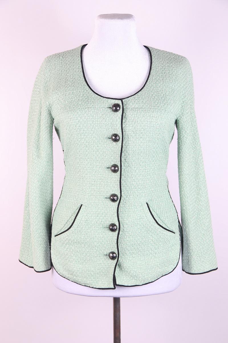 
12P Chanel 2012 Tweed Logo Bow Green Suit Jacket
Chanel by Karl Lagerfeld
Collection: Chanel spring / summer 2012
Style: 2012 / 12P / P43716V17673 / / AW955
Country of production: France

Chanel jacket made of mint green tweed. Slim silhouette,