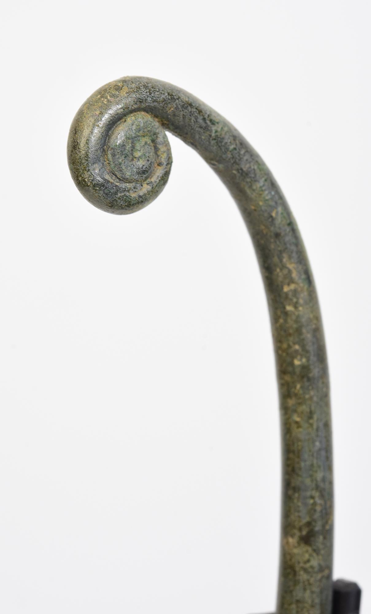 12th Century, A Pair of Antique Khmer Bronze Ritual Ladle Spoon for Holy Water For Sale 2