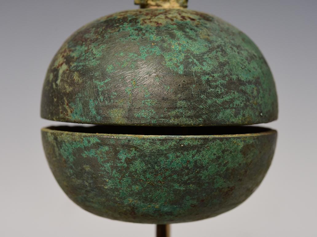 12th Century, Angkor Vat, A Pair of Antique Khmer Bronze Hand Bells with Stand For Sale 3