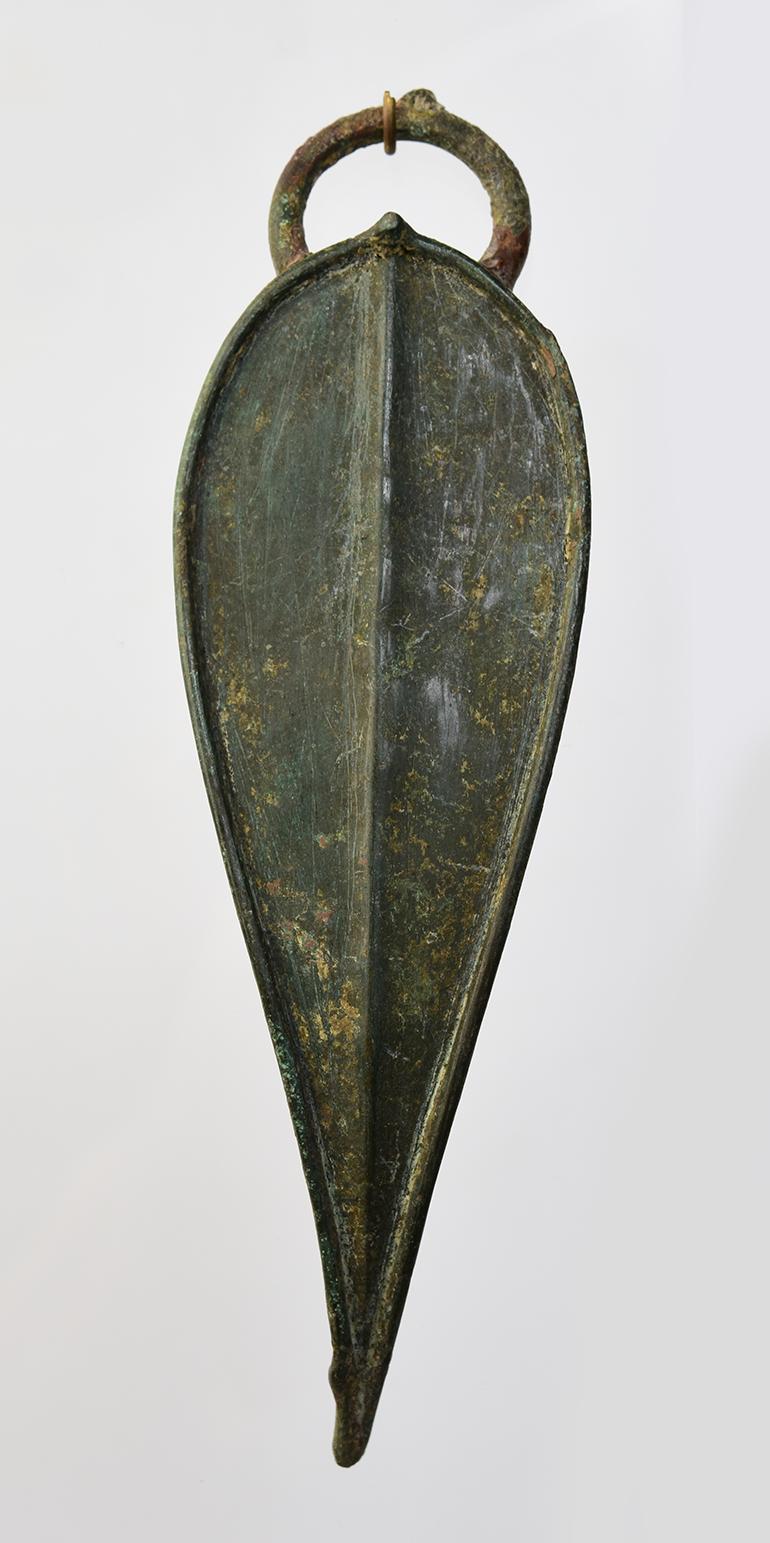 Ferronnerie 12e siècle, Angkor Vat, ensemble d'ornements en bronze cambodgien pour cheval en forme de feuille en vente