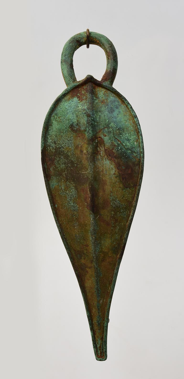 12e siècle, Angkor Vat, ensemble d'ornements en bronze cambodgien pour cheval en forme de feuille en vente 2