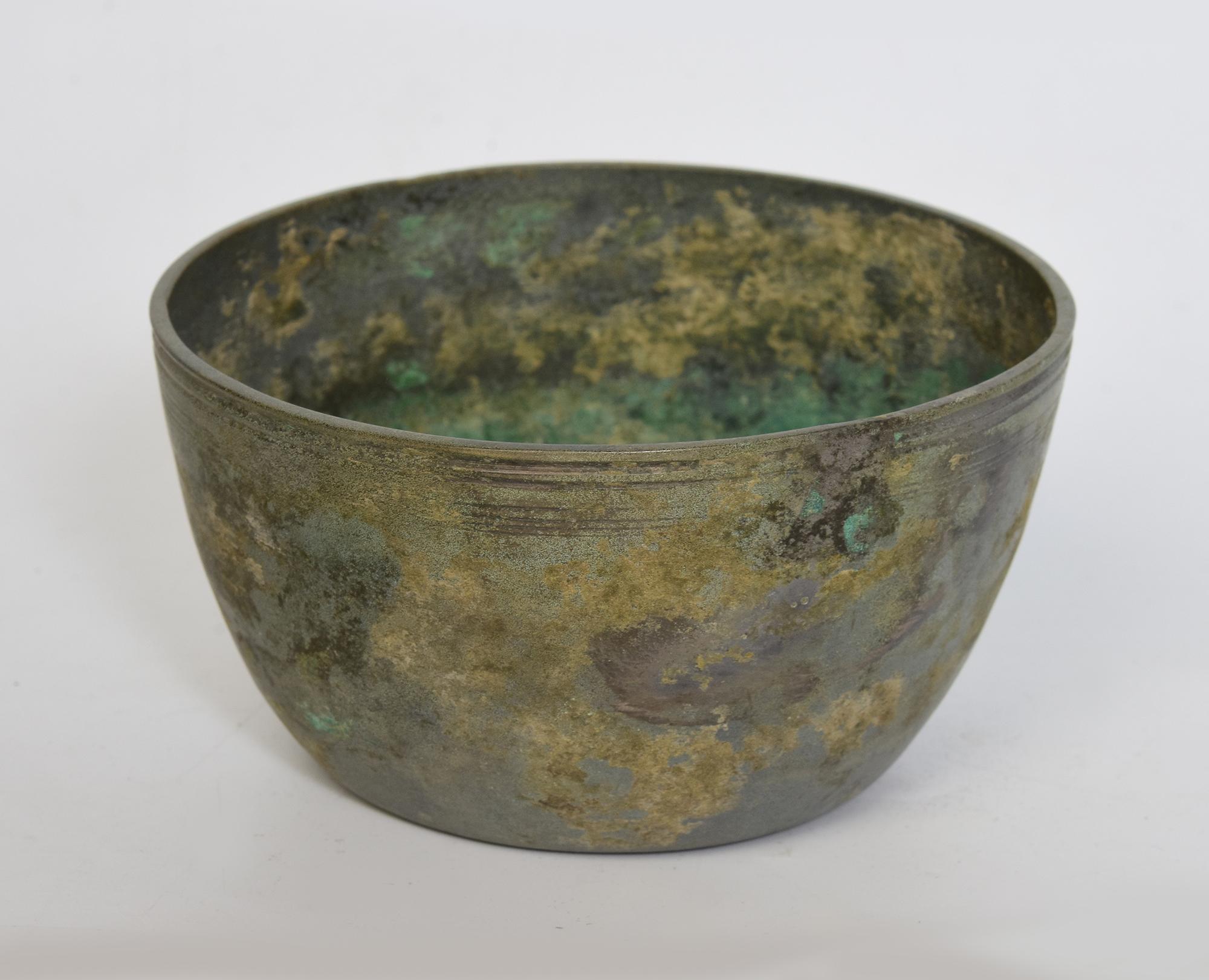 12th Century, Angkor Vat, Antique Khmer Bronze Bowl For Sale 2