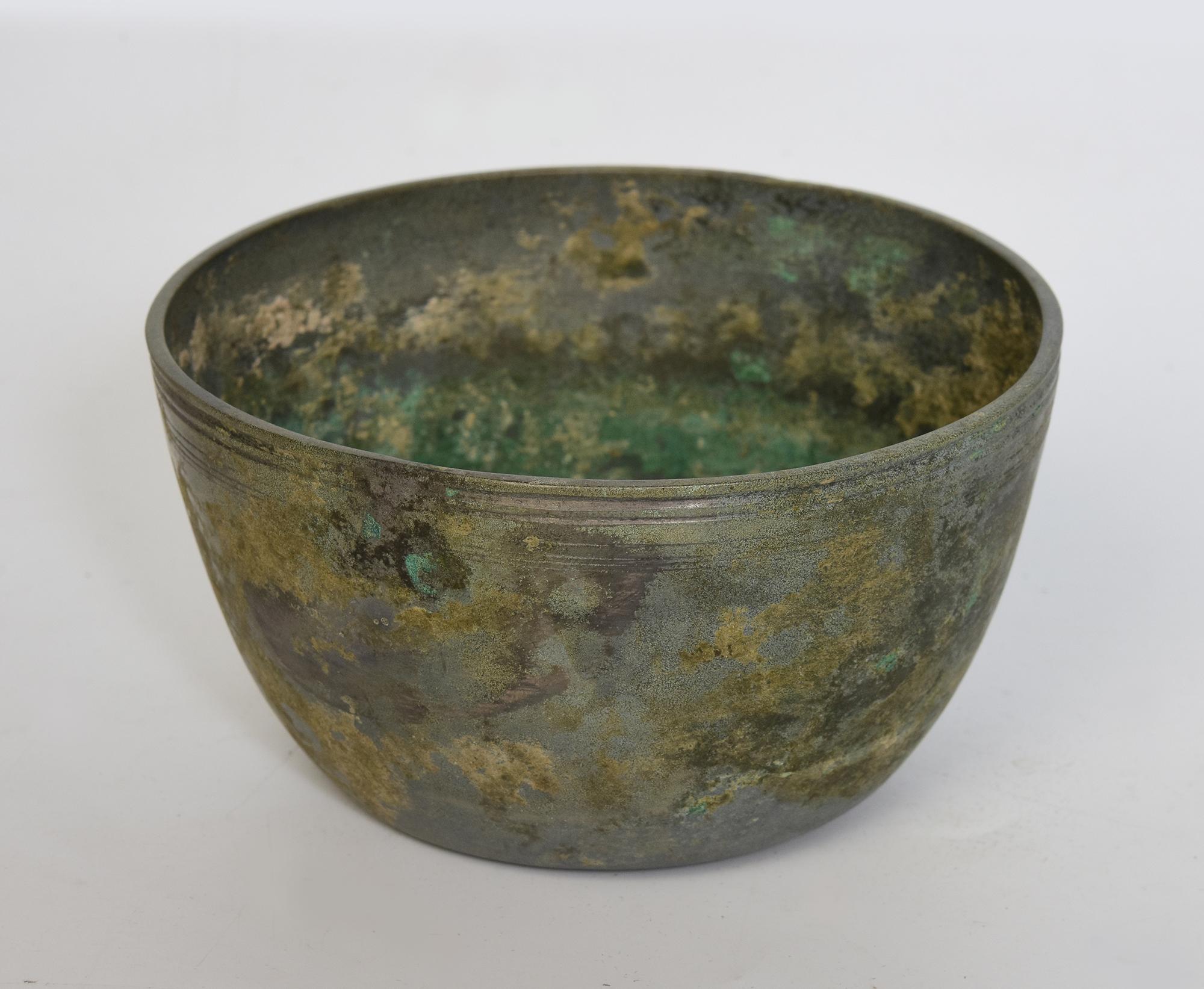 12th Century, Angkor Vat, Antique Khmer Bronze Bowl For Sale 3
