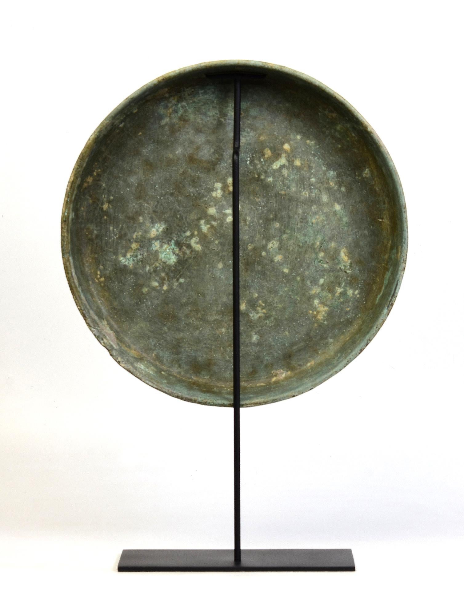 12e siècle, Angkor Vat, Gong khmer ancien en bronze avec Stand en vente 3
