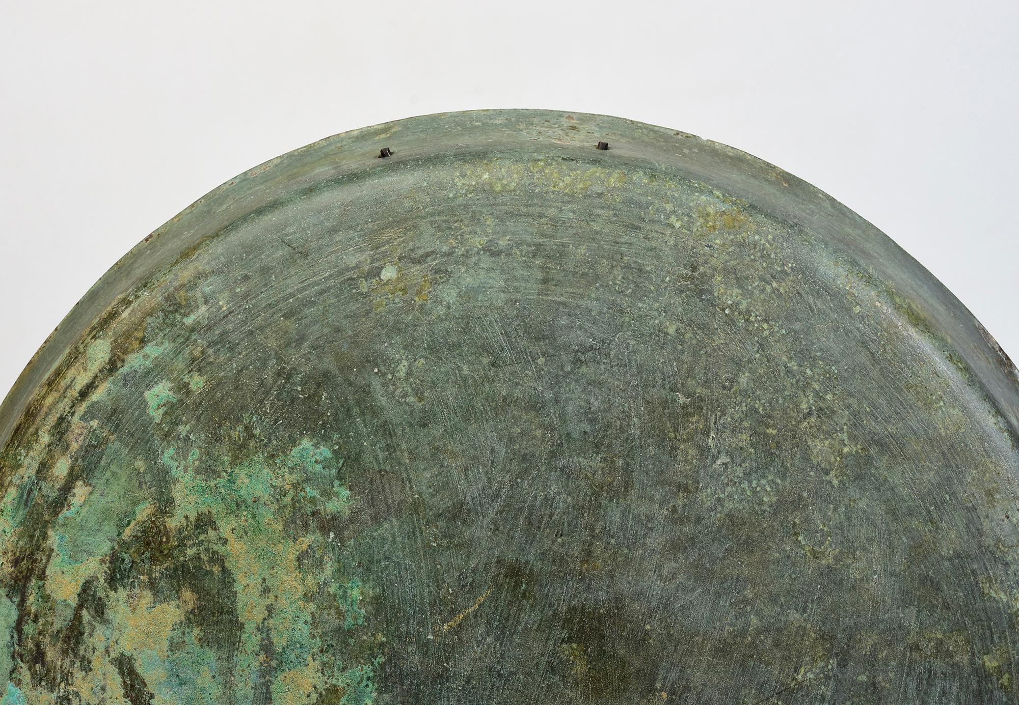 Cambodgien 12e siècle, Angkor Vat, Gong khmer ancien en bronze avec Stand en vente