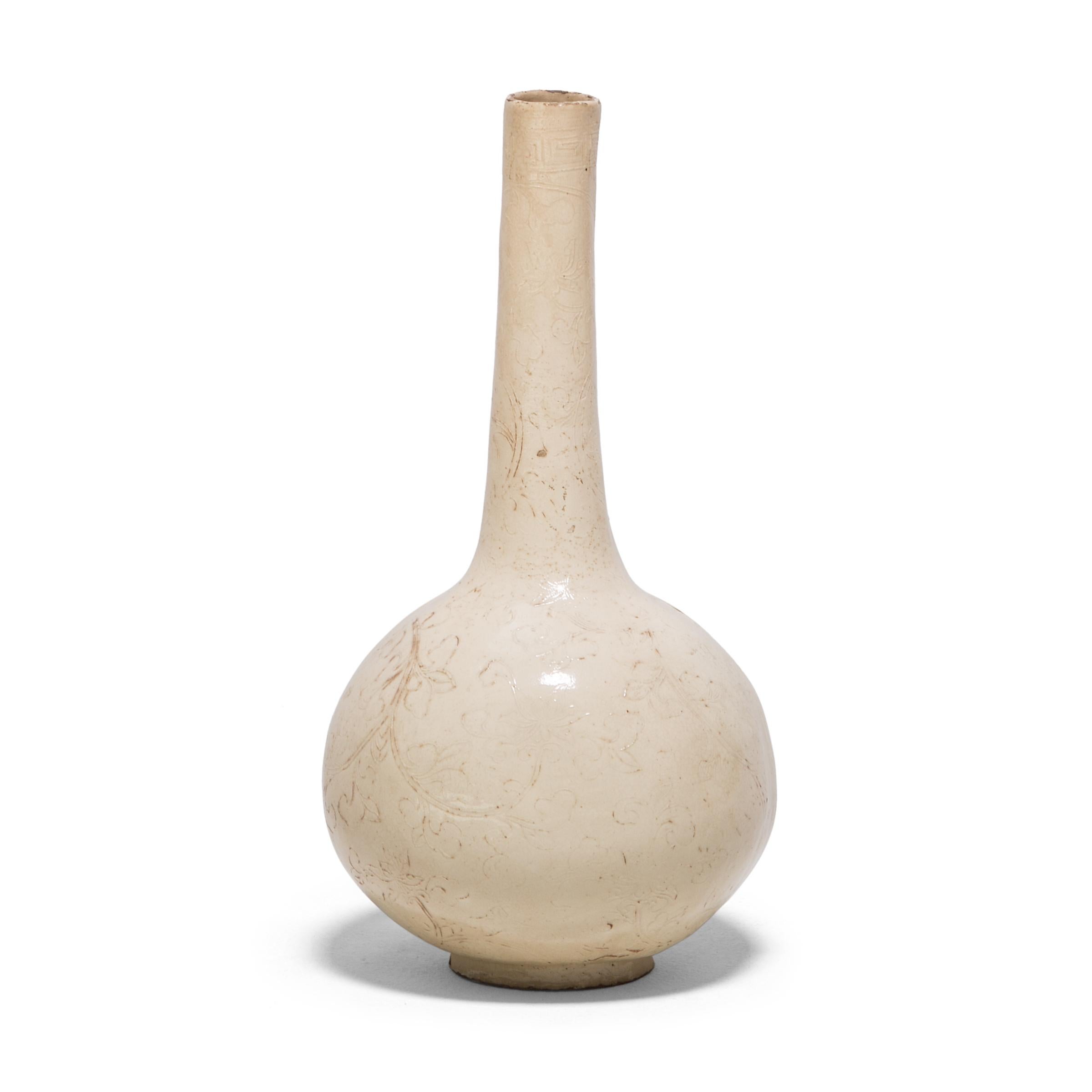 Chinesische Dingyao-Vase, um 1100 (Glasiert) im Angebot
