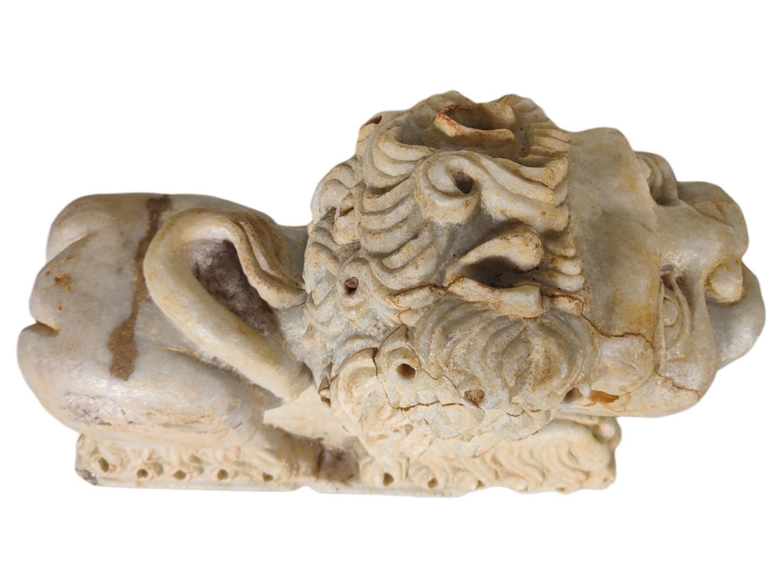 12th Century Italian Roman Marble Lion For Sale 5