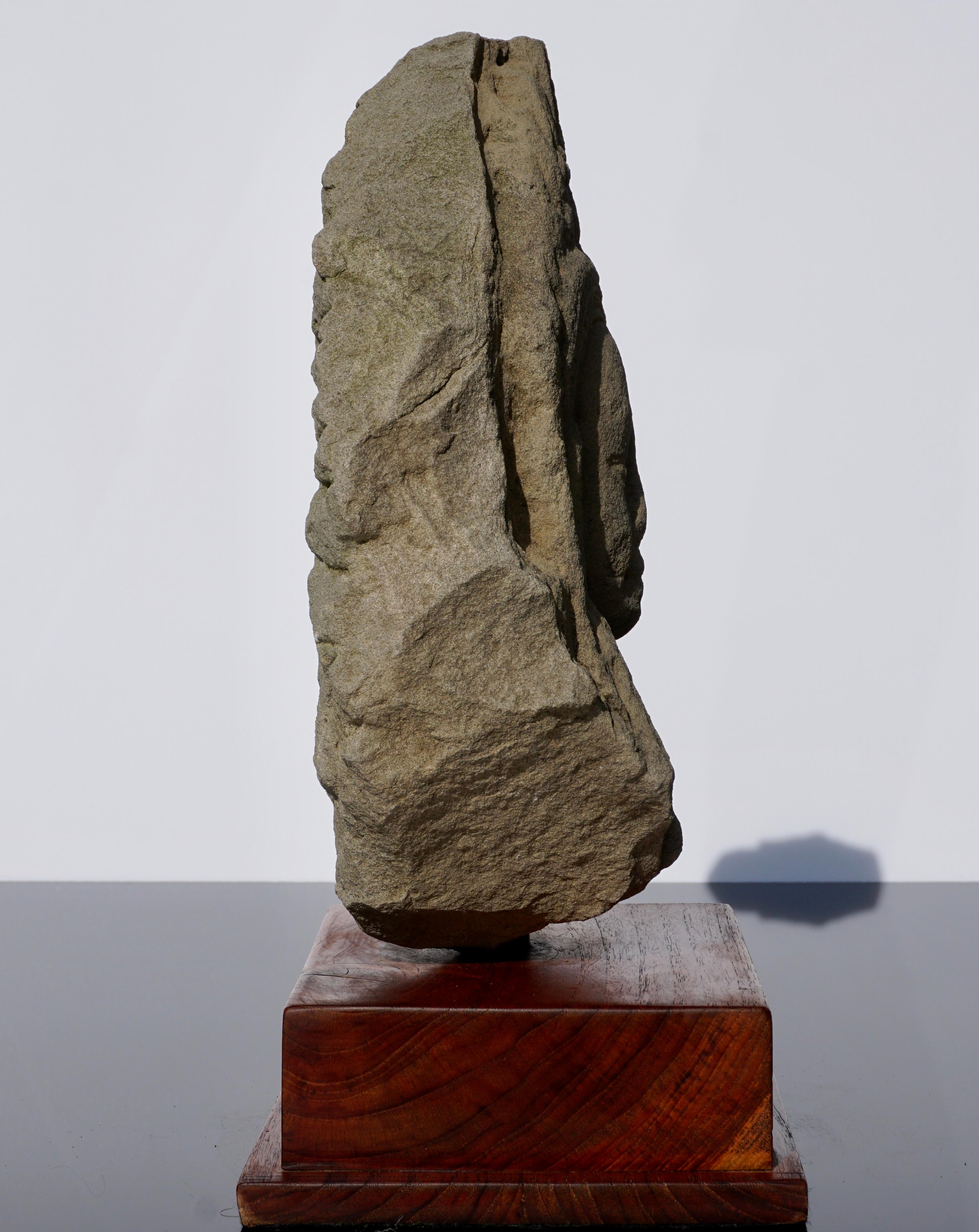 Sculpté à la main Tête de Bouddha Apsara en pierre de sable du Cambodge du 12e siècle en vente