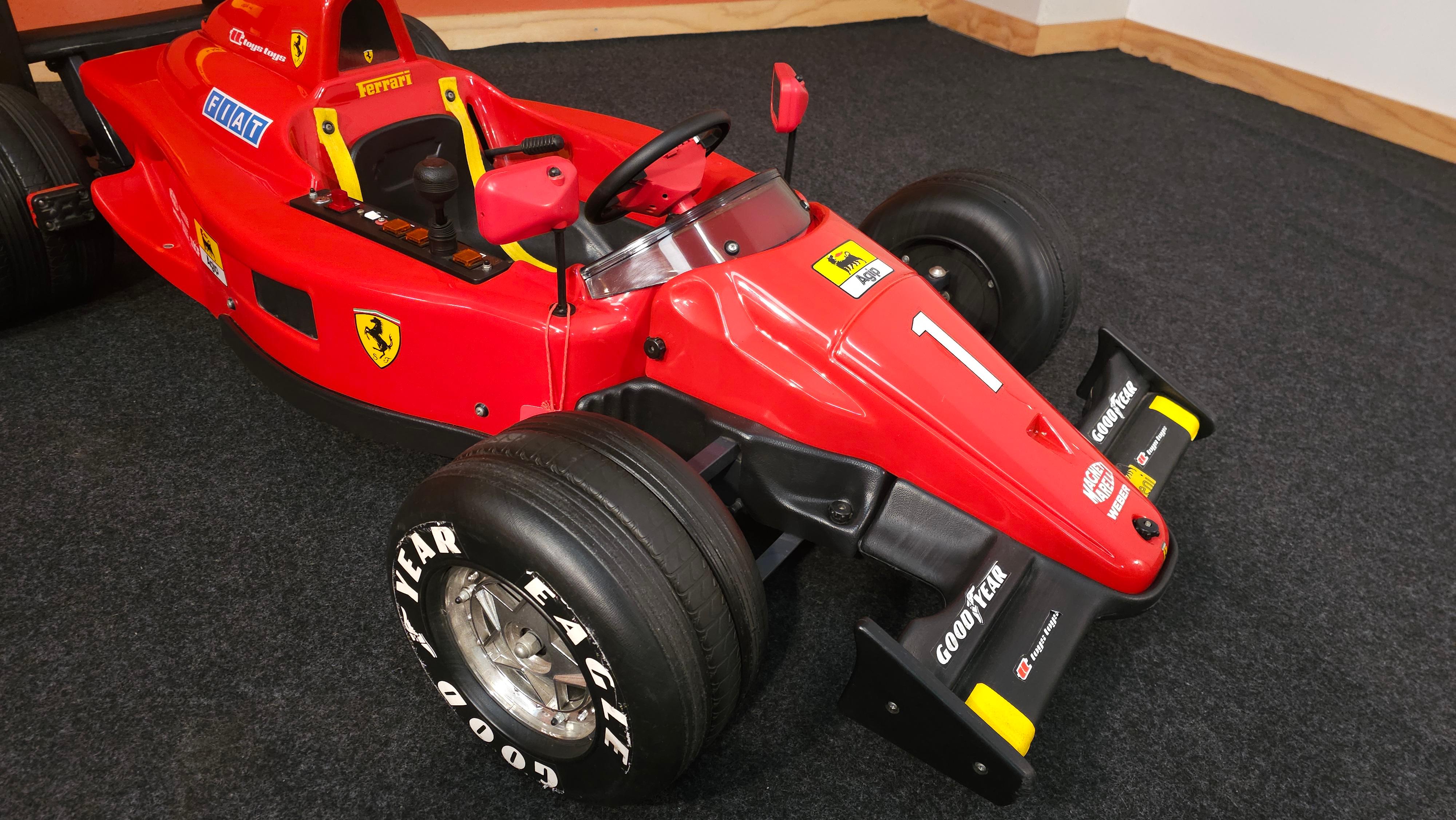 Coche de carreras eléctrico Ferrari F1 12V de Toys Toys 6