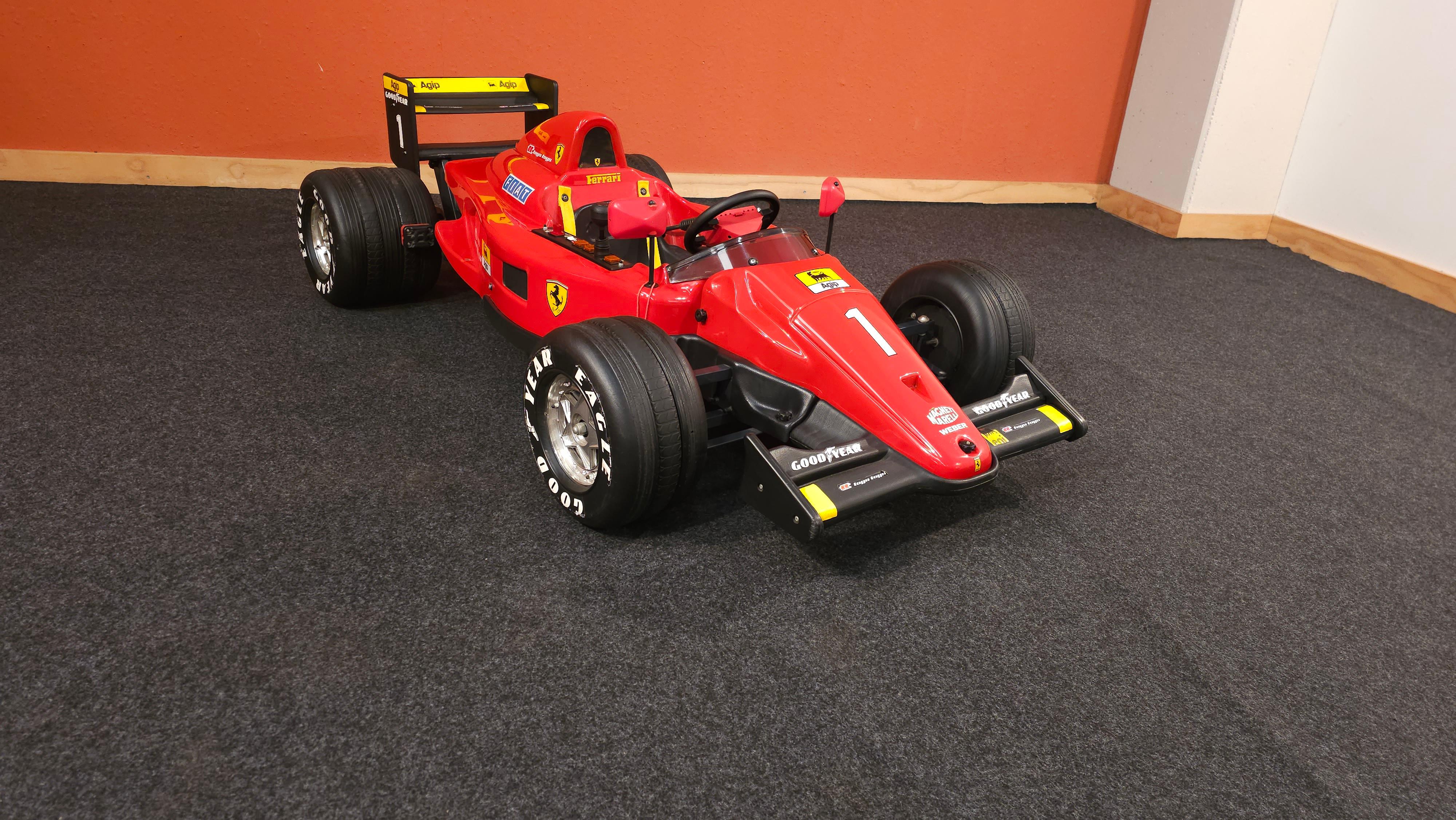 Coche de carreras eléctrico Ferrari F1 12V de Toys Toys Italiano