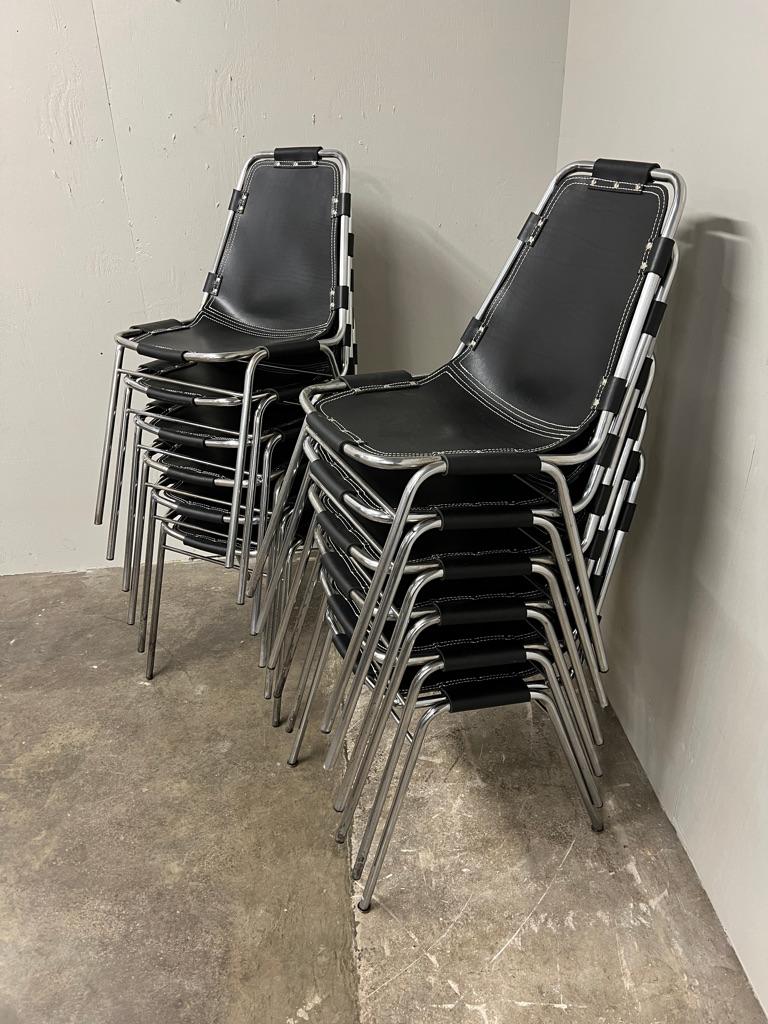 12x Sedie da pranzo in pelle nera di Charlotte Perriand per la stazione sciistica di Les Arcs in vendita 3