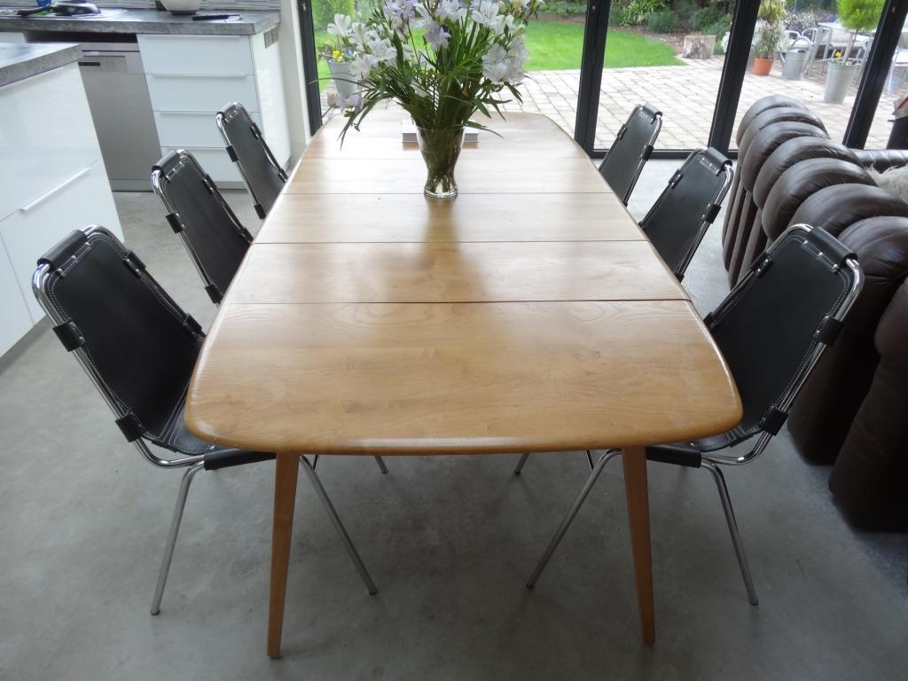 12x Black Leather Charlotte Perriand for Les Arcs Ski Resort Dining Chairs In Good Condition For Sale In Markington, GB