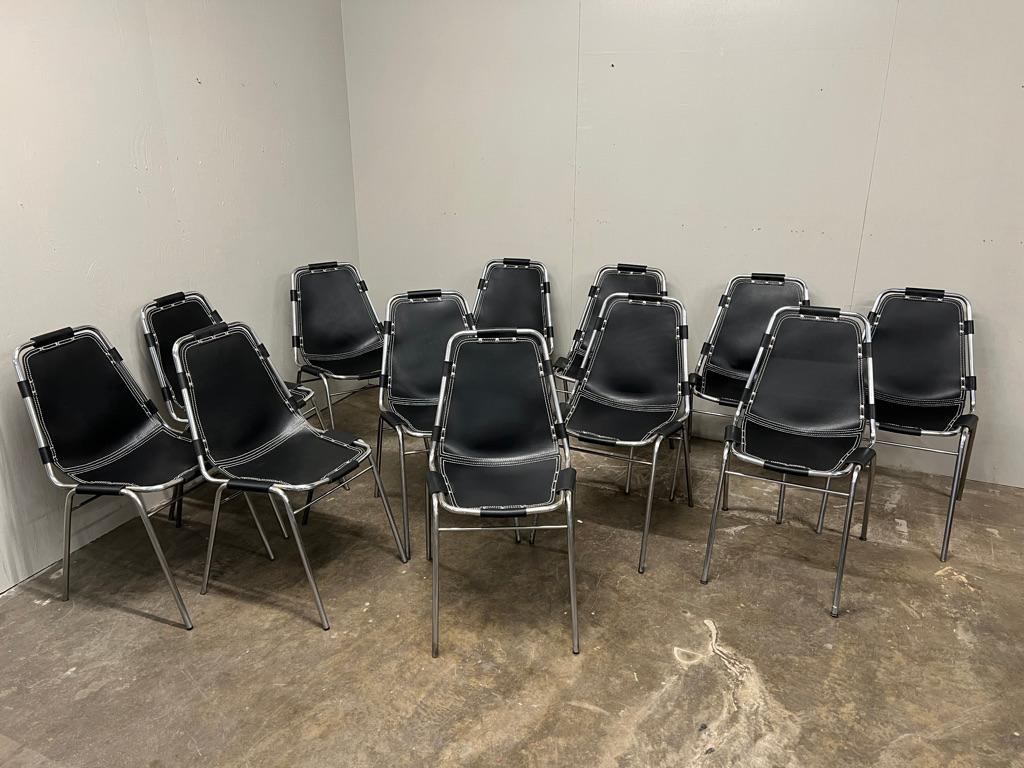 12x Sedie da pranzo in pelle nera di Charlotte Perriand per la stazione sciistica di Les Arcs In condizioni buone in vendita a Markington, GB