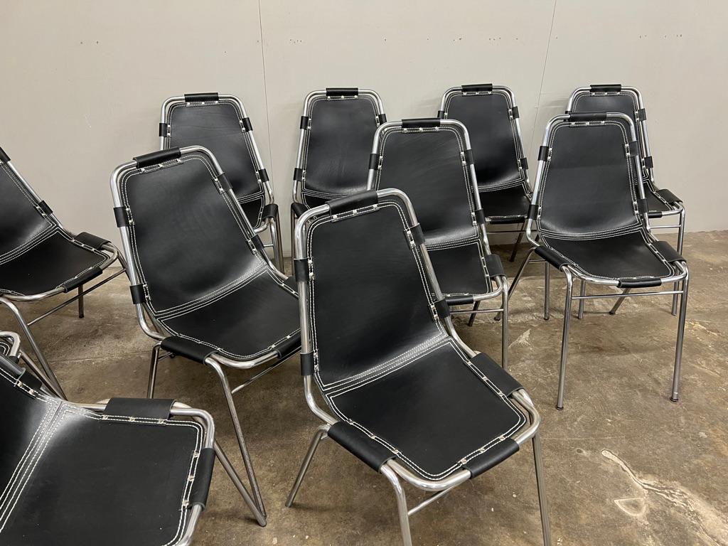 Metallo 12x Sedie da pranzo in pelle nera di Charlotte Perriand per la stazione sciistica di Les Arcs in vendita