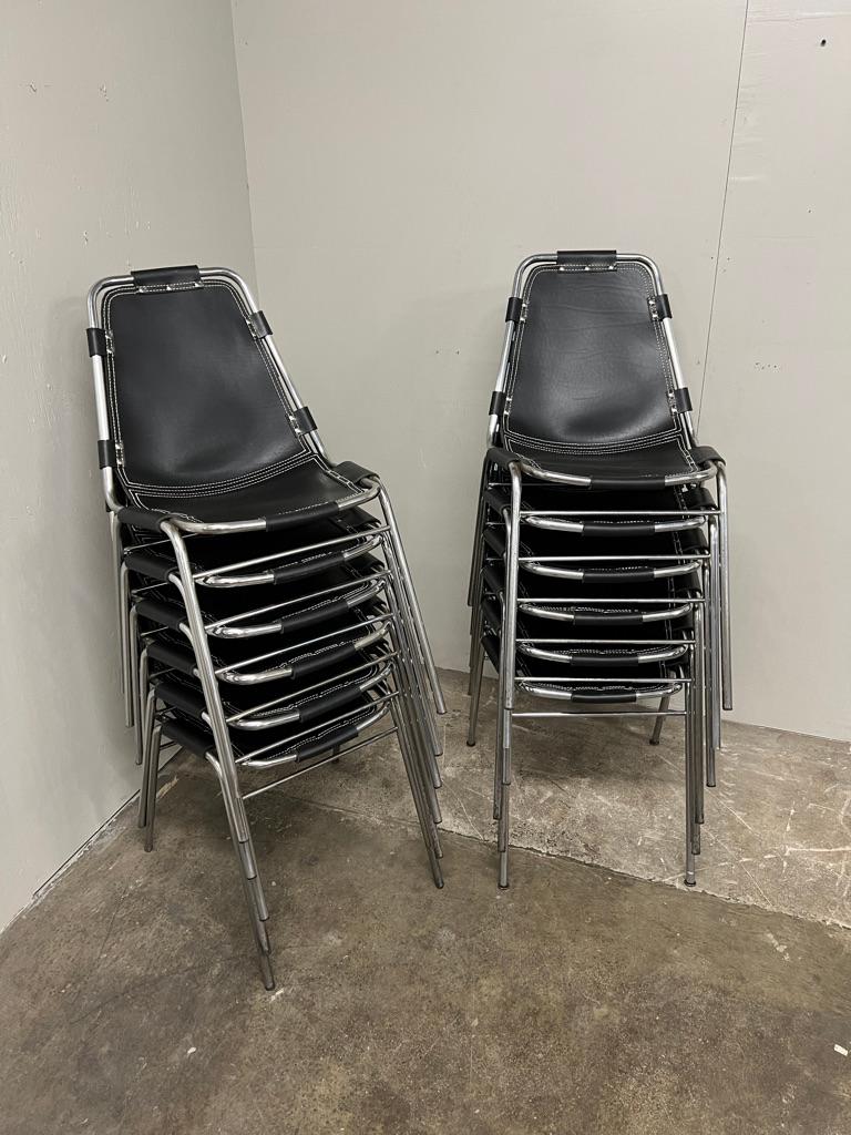 12x Sedie da pranzo in pelle nera di Charlotte Perriand per la stazione sciistica di Les Arcs in vendita 2