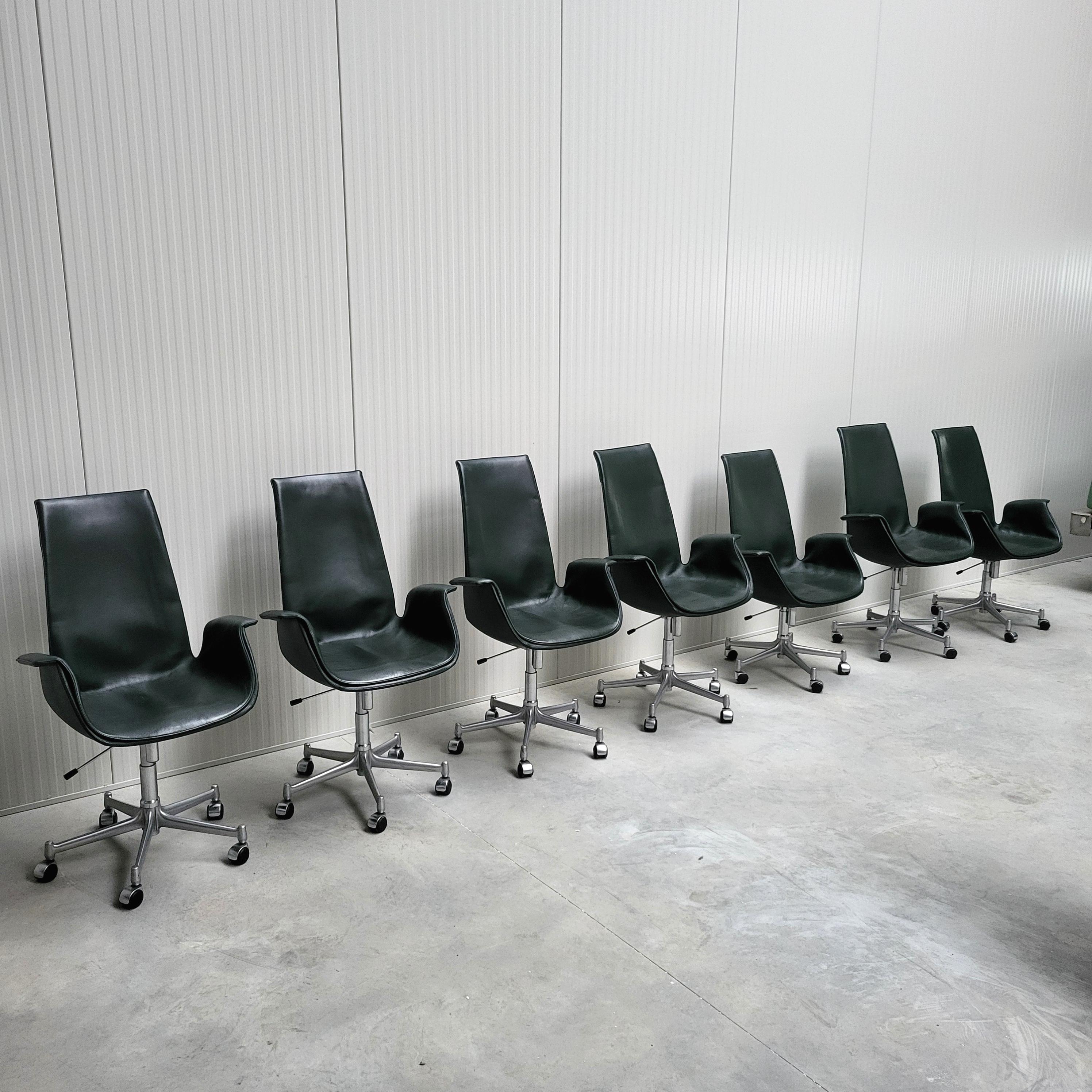 These fine examples of the FK6725 Bird office chairs were designed by Jorgen Kastholm & Preben Fabricius in the early 60s and produced by Walter Knoll in the 1990s. 

The so called 