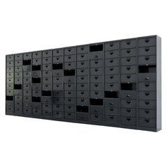 12x Armario industrial de mediados de siglo con puertas abatibles 1960 París, Francia 5m