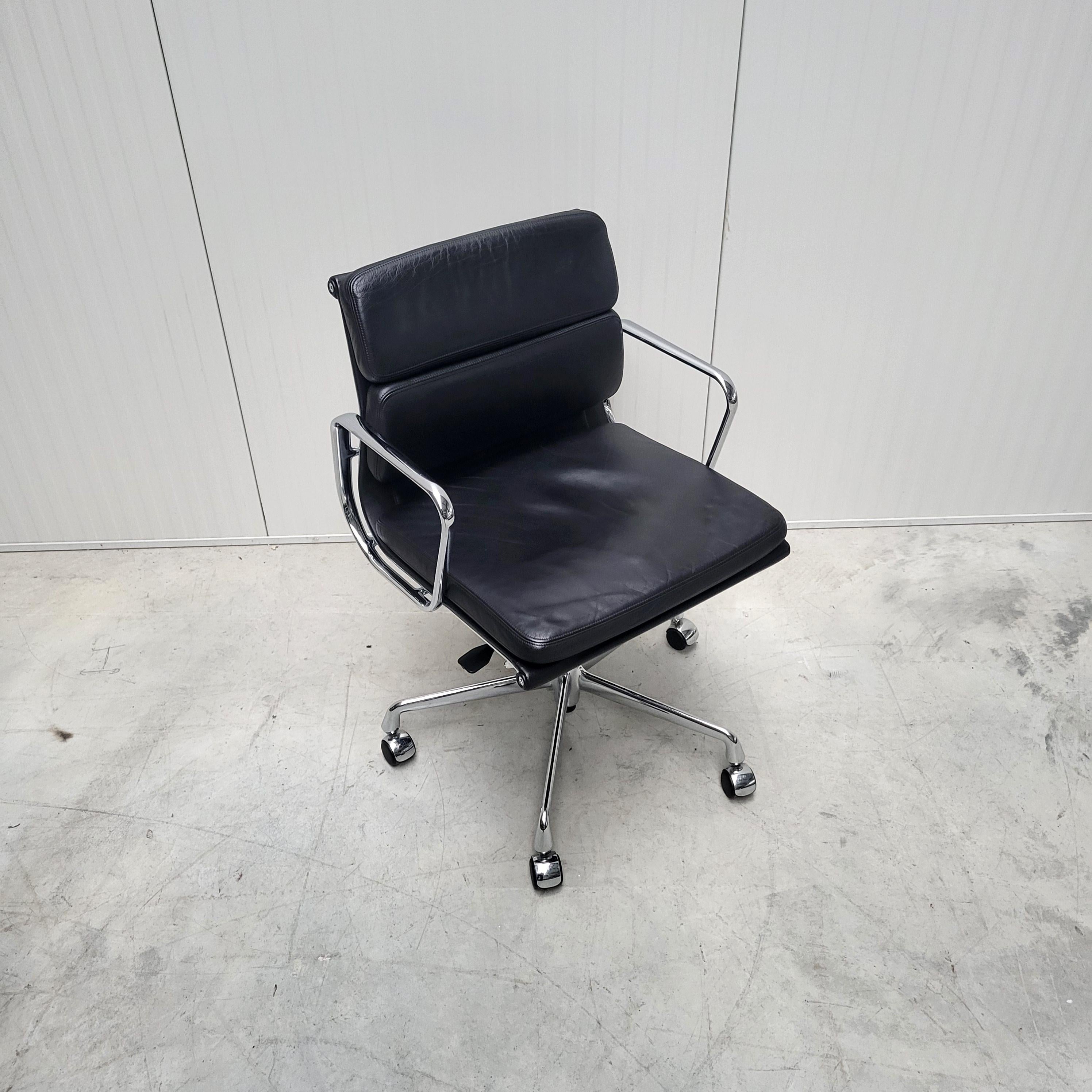 American 12x Vitra EA217 Soft Pad Office Desk Chair by Charles Eames For Sale