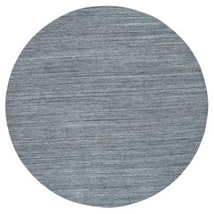 12
x12
Arsenic Gray, Handgewobenes Modernes Striae Design, Runder Teppich aus organischer Wolle