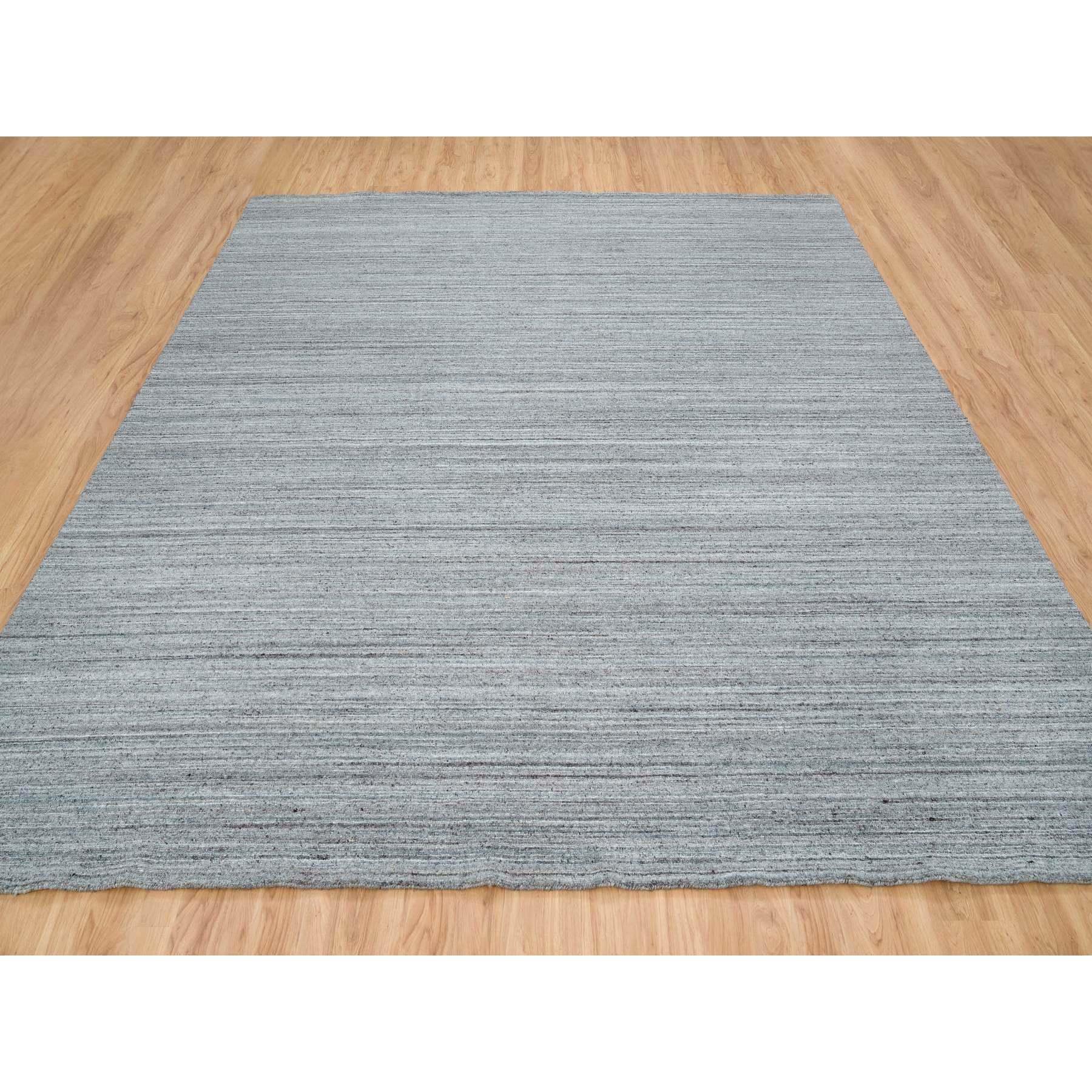 Tappeto orientale quadrato, tessuto a mano, design moderno a strisce, pelo morbido e vibrante, tono su tono, pura lana, tessuto a strisce.
Materiali primari: Lana
Lattice: No Pile 
altezza: 0,25 pollici
Stile: Casual
Colore primario: Grigio
Colori