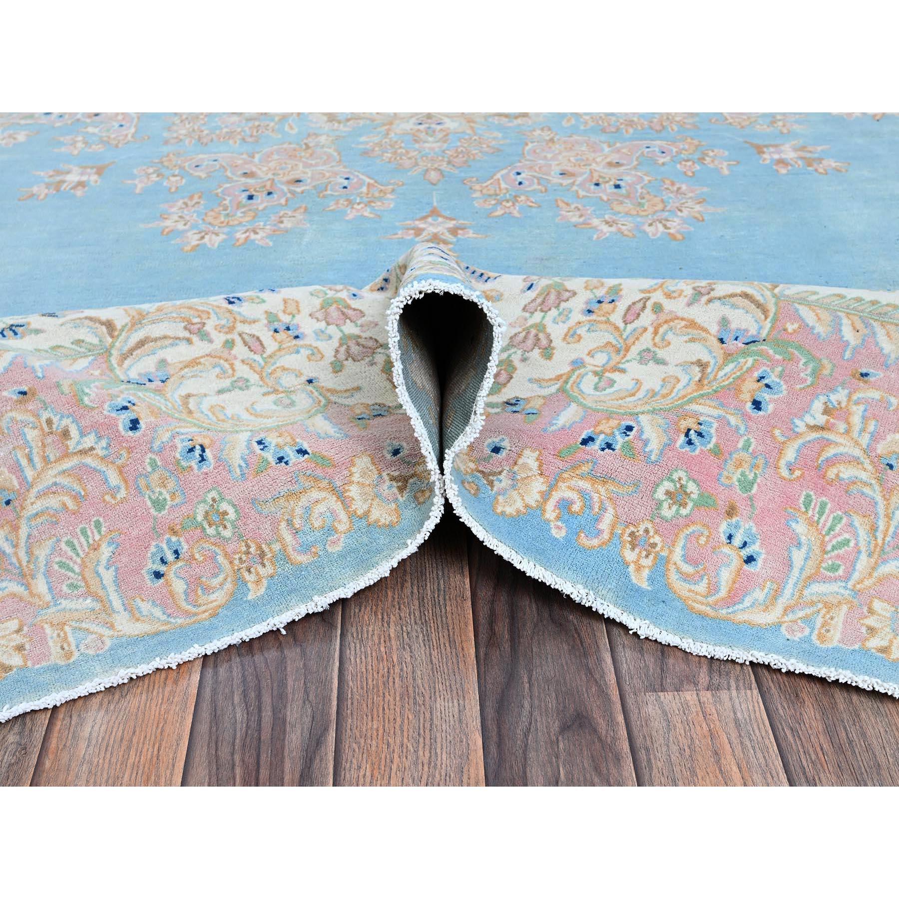 12'x12' Blauer antiker persischer Kerman Even Wear Handgeknüpfter quadratischer Teppich aus Wolle (Mitte des 20. Jahrhunderts) im Angebot
