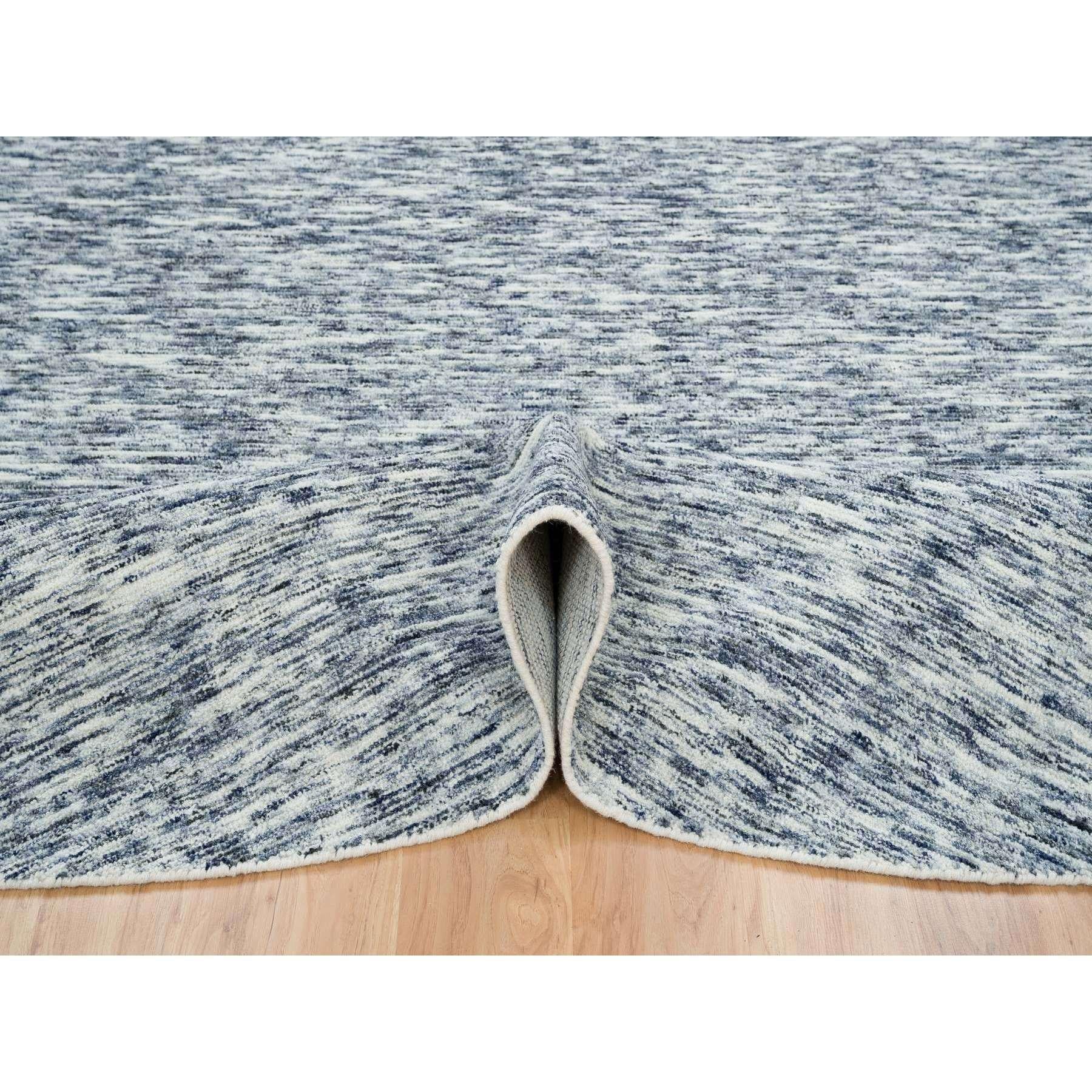 12'x12' Blau Modern Striae Design Runder Teppich aus reiner Wolle, handgewebt (Handgeknüpft) im Angebot