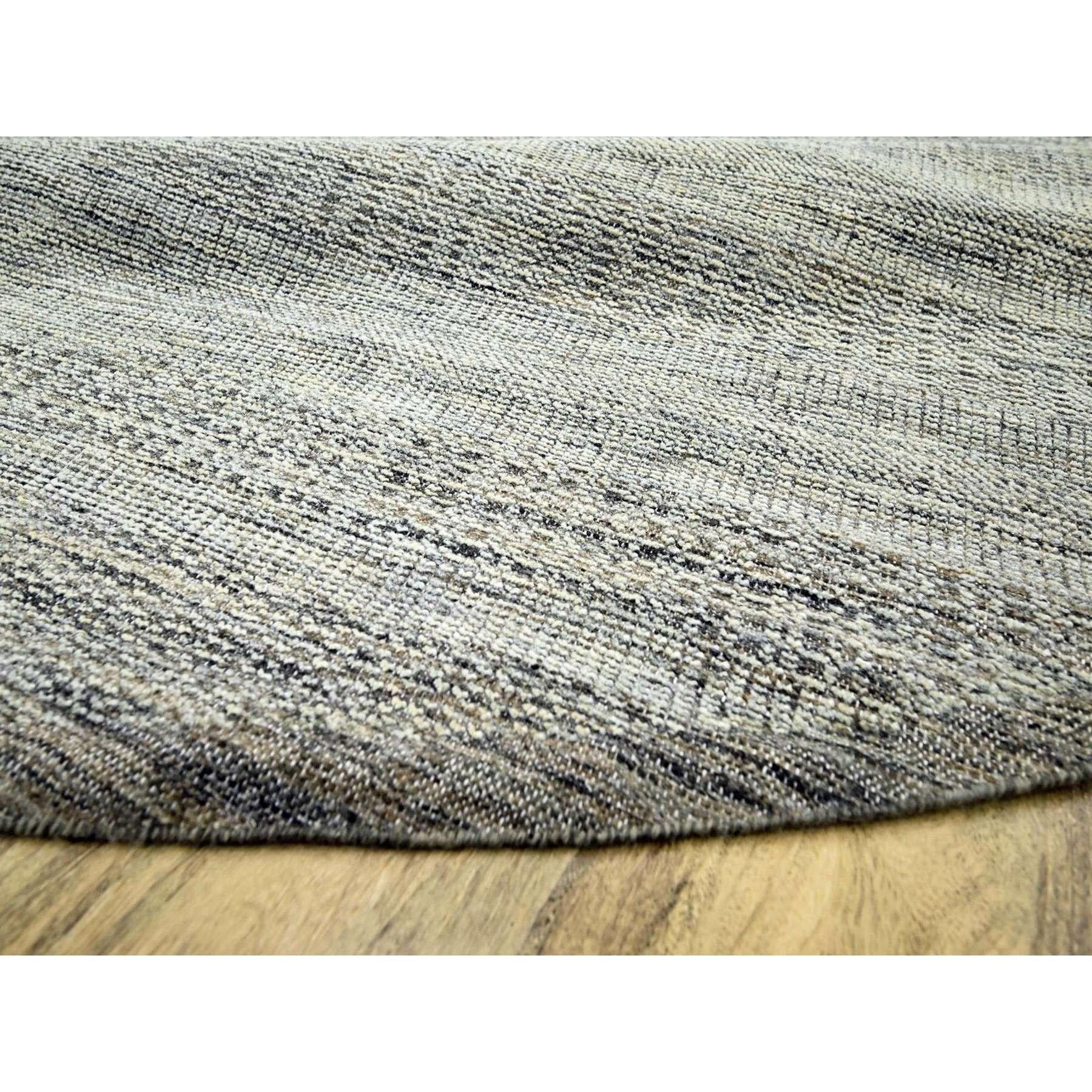 XXI secolo e contemporaneo Tappeto rotondo in lana naturale 12'x12' marrone annodato a mano con disegno di erba invecchiata in vendita