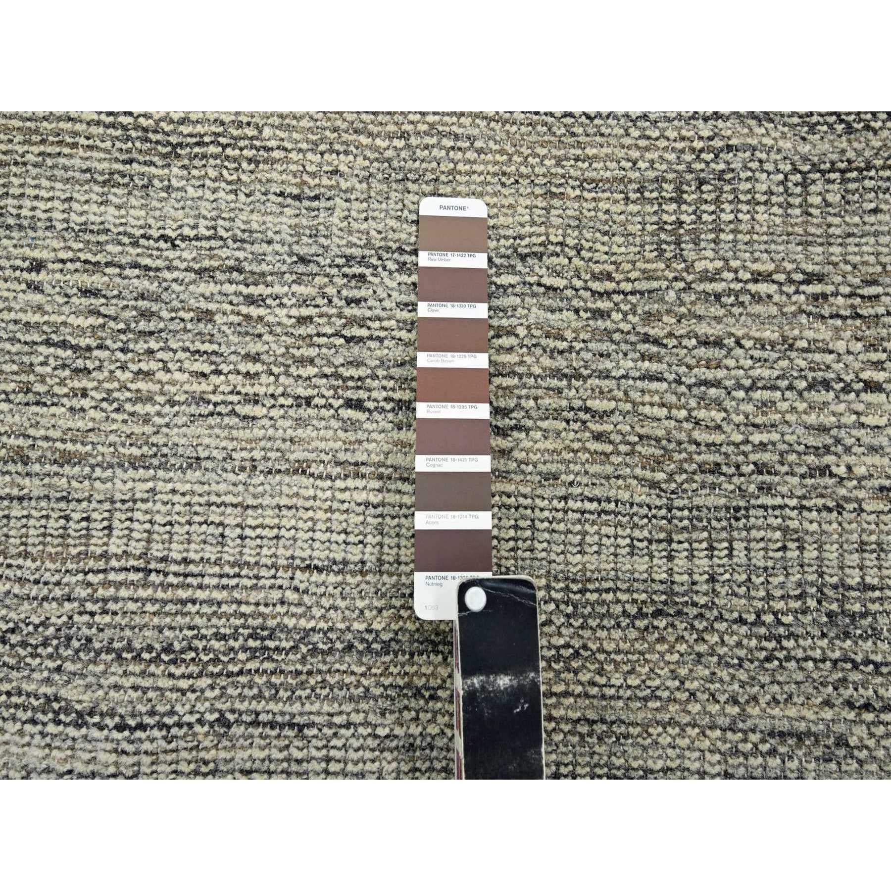 Lana Tappeto rotondo in lana naturale 12'x12' marrone annodato a mano con disegno di erba invecchiata in vendita