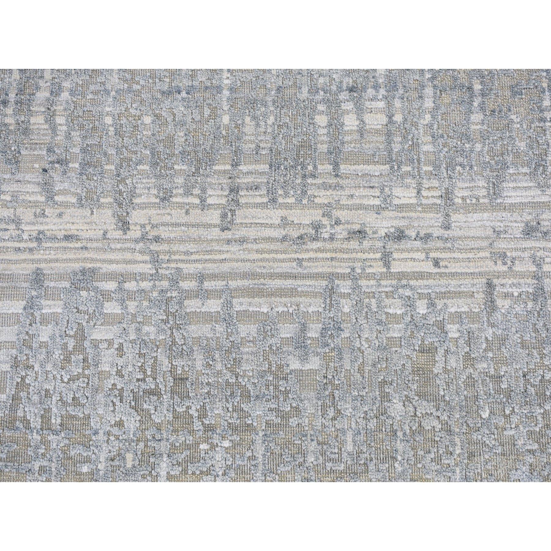 Noué à la main 12'x12' Tapis rond en laine et soie noué à la main avec un design cardiaque et des couleurs pastel en vente