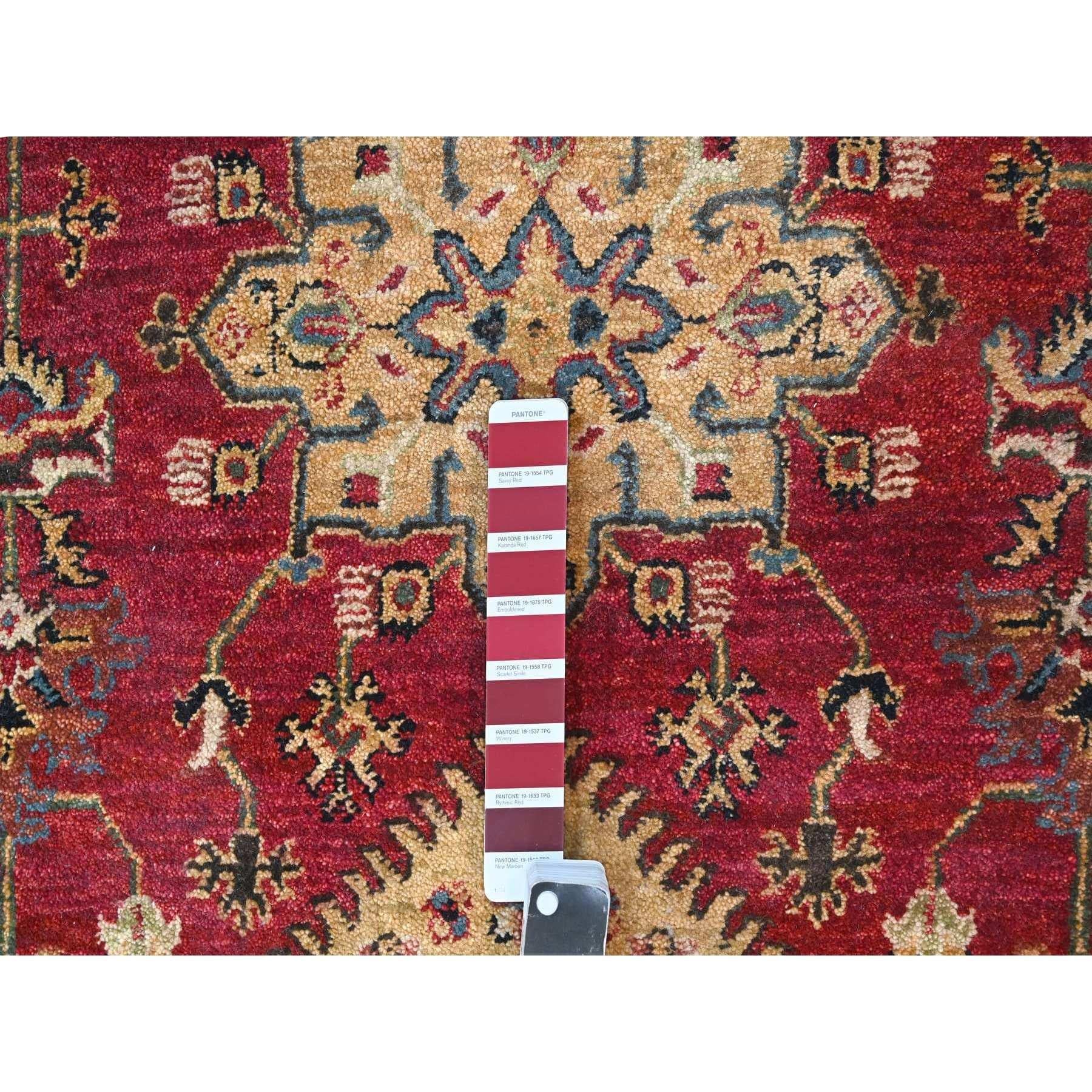 Indien 12'x12' Fire Brick Red, Karajeh Design, Pure Wool, Hand Knotted Round Rug (Tapis rond noué à la main) en vente