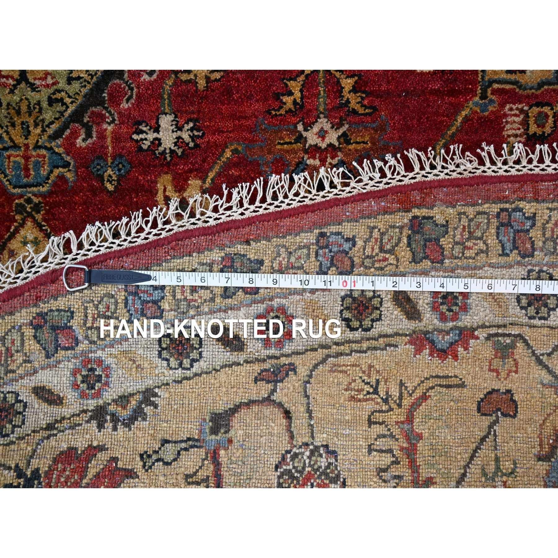 Laine 12'x12' Fire Brick Red, Karajeh Design, Pure Wool, Hand Knotted Round Rug (Tapis rond noué à la main) en vente