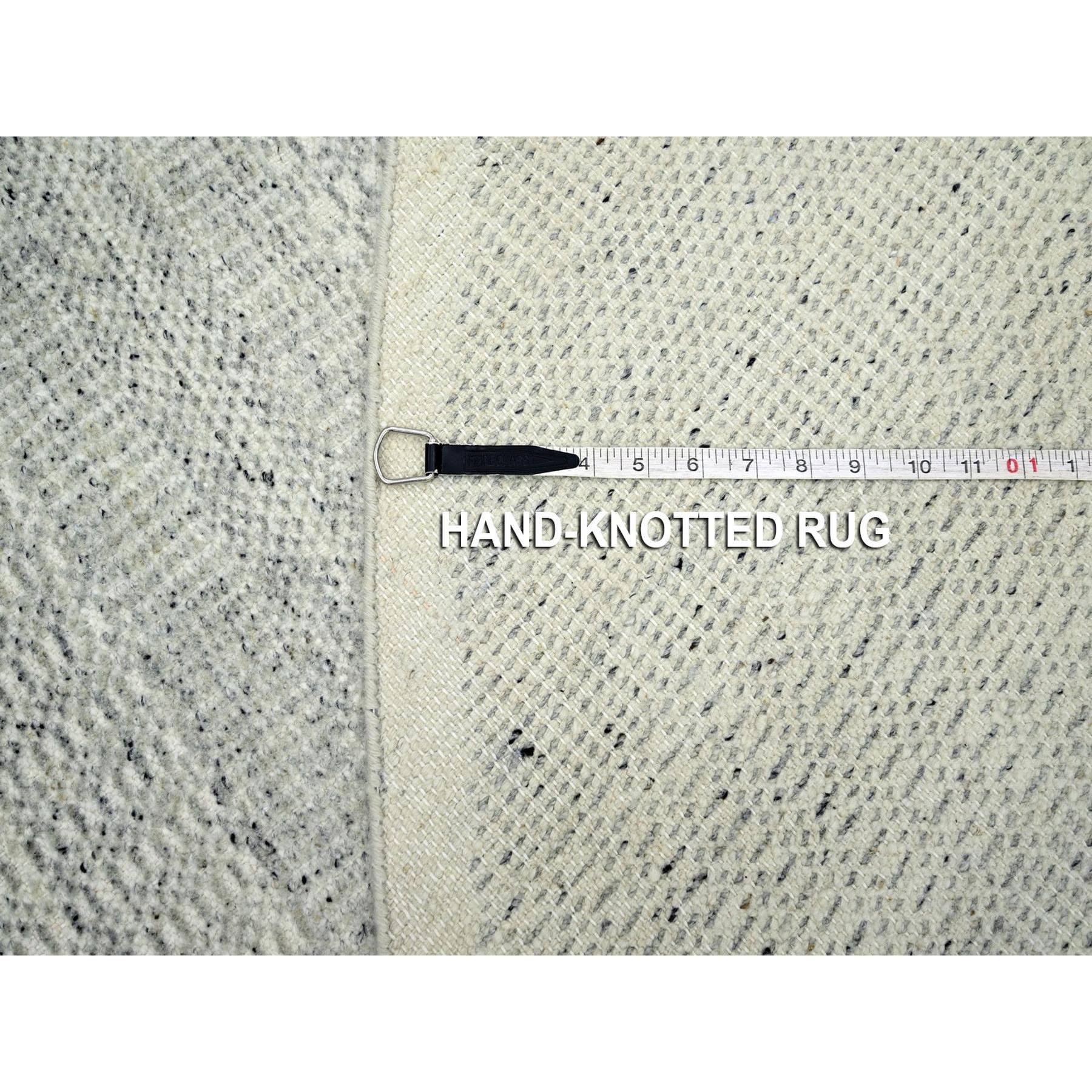 12'x12' Tappeto rotondo in lana annodata a mano, grigio, con disegno di erba ossidata e afflosciata in vendita 4