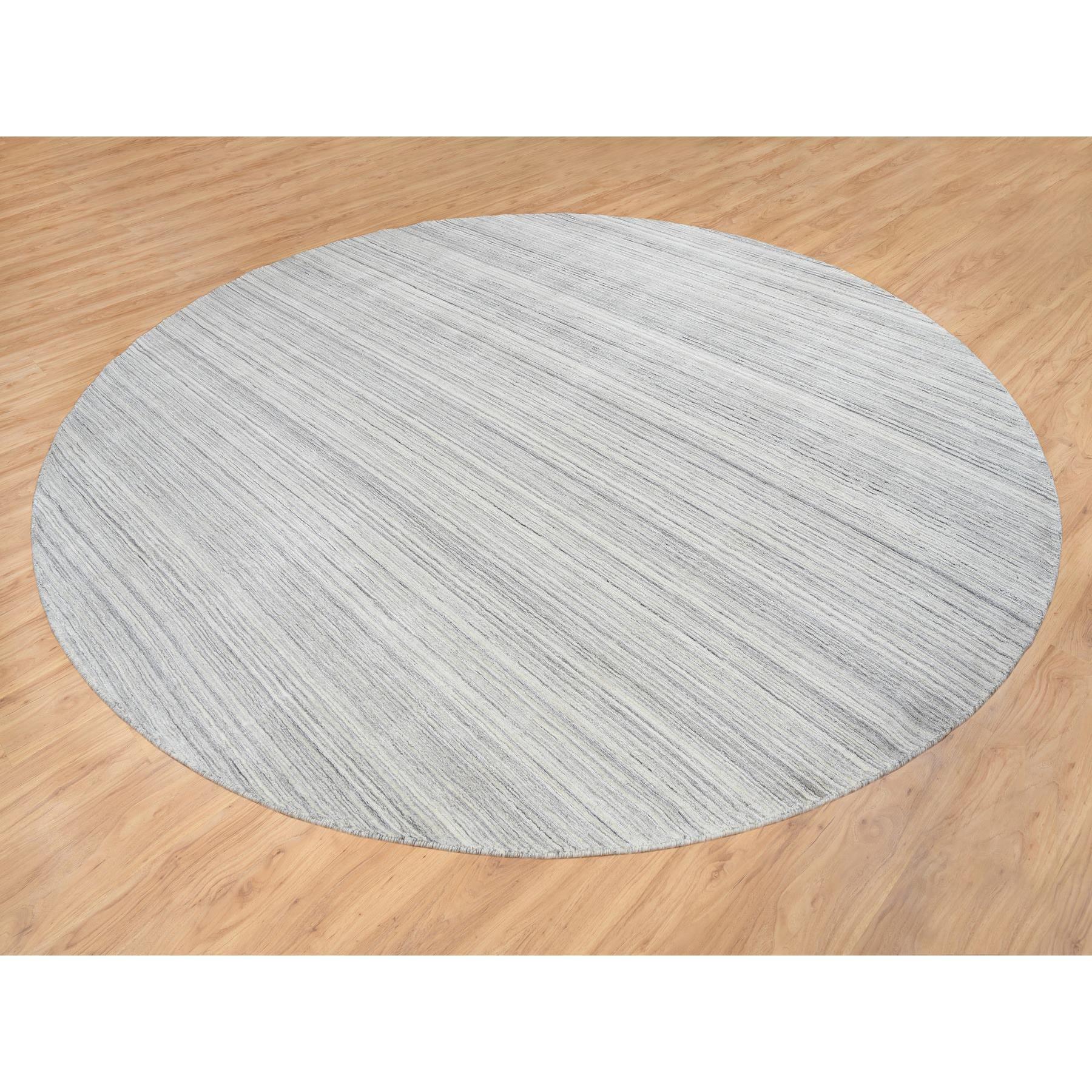 12'x12' Grauer handgewebter ungefärbter natürlicher Wollteppich Modernes Design Runder Teppich (Indisch) im Angebot