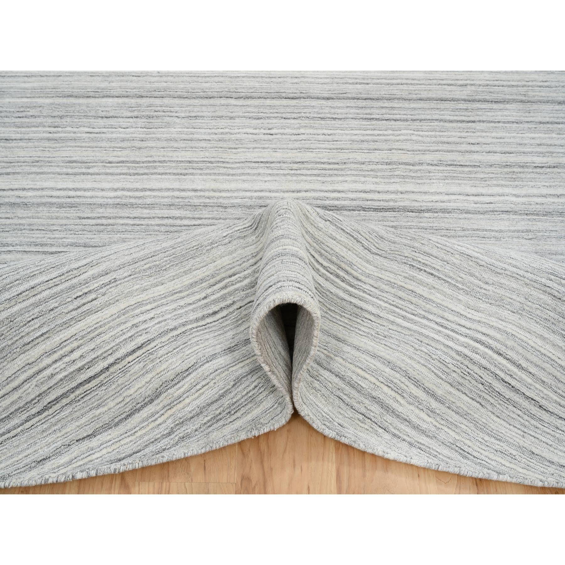 12'x12' Grauer handgewebter ungefärbter natürlicher Wollteppich Modernes Design Runder Teppich im Zustand „Neu“ im Angebot in Carlstadt, NJ