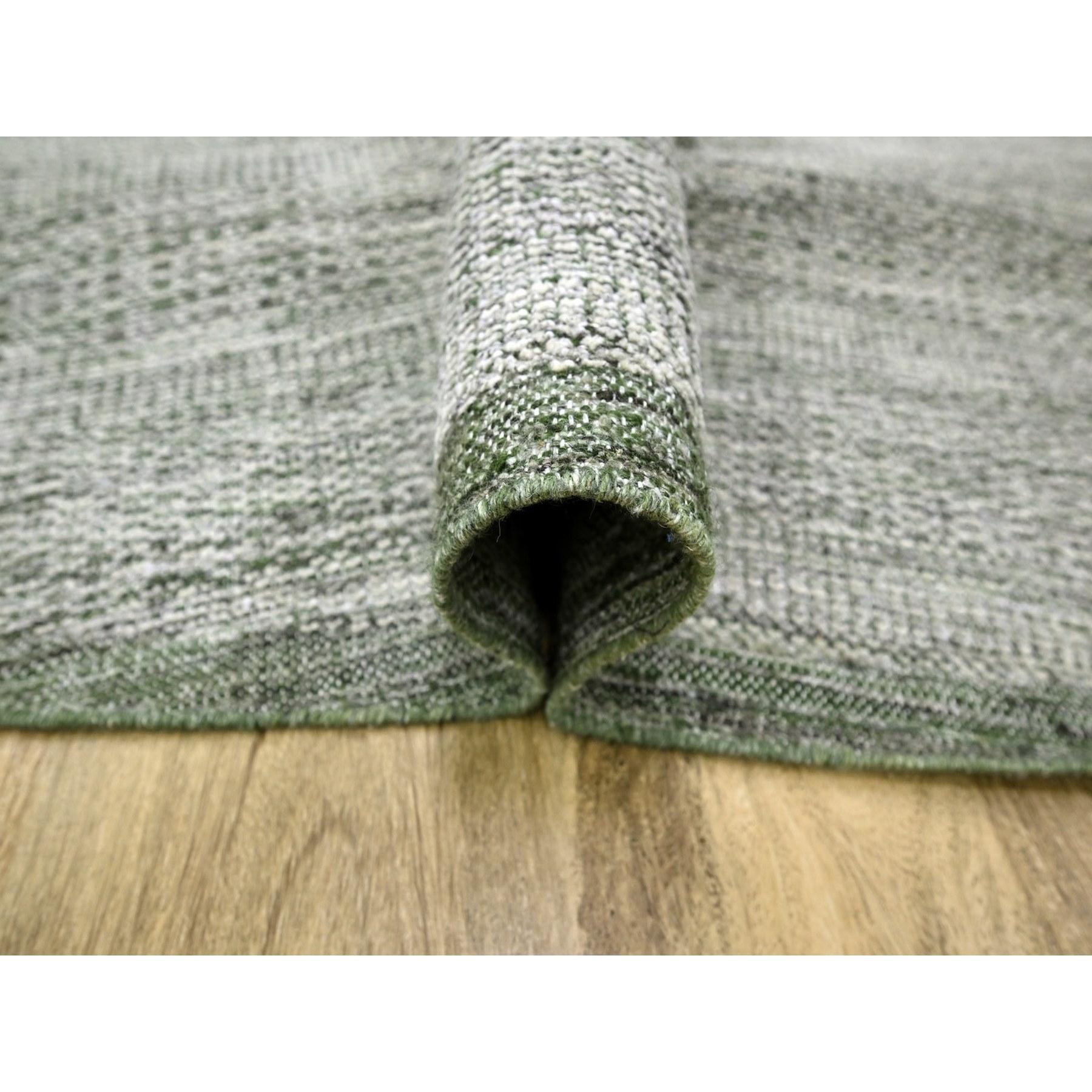 Noué à la main Tapis rond en laine nouée à la main 12'x12' vert Oxidized and Distressed Grass Design en vente