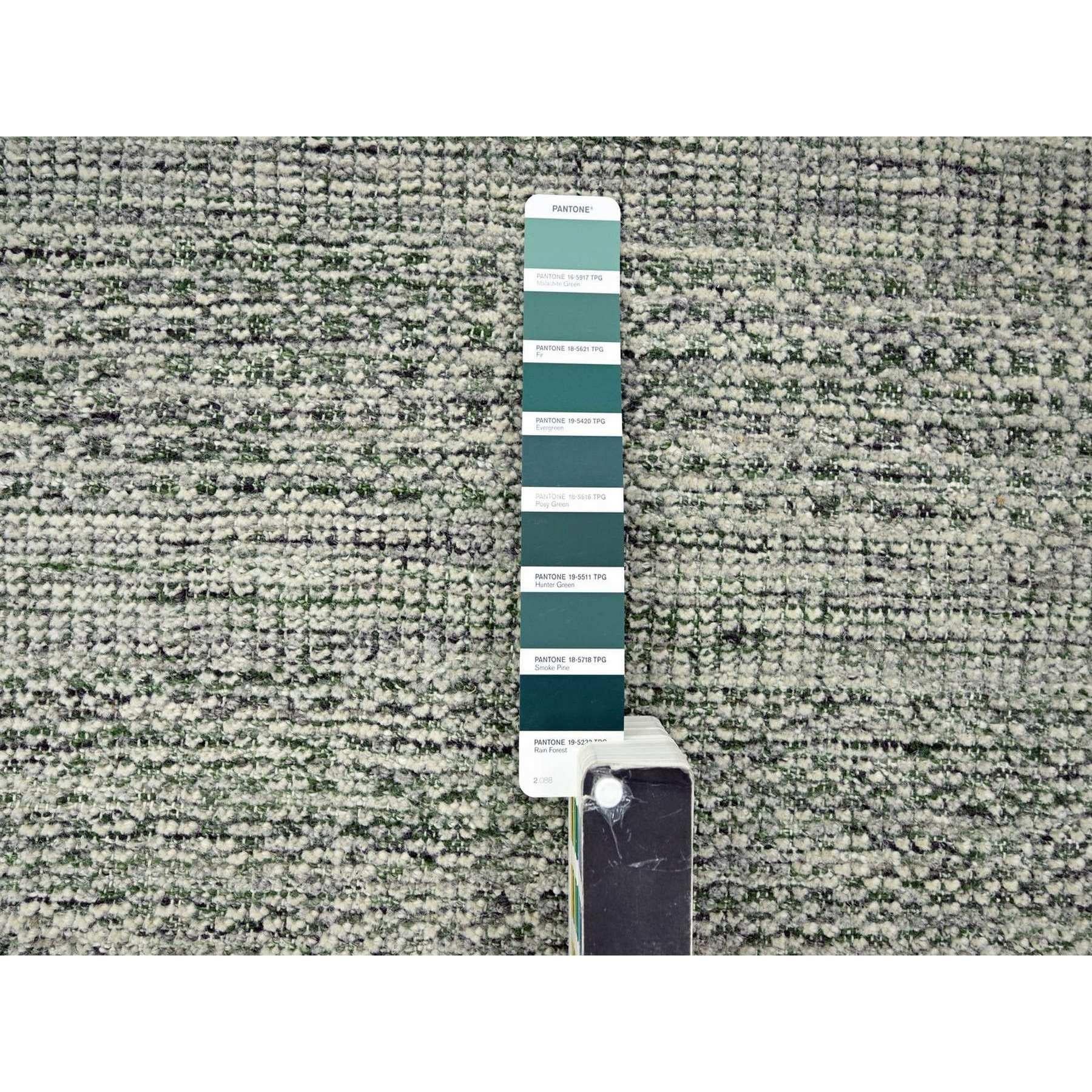 XXIe siècle et contemporain Tapis rond en laine nouée à la main 12'x12' vert Oxidized and Distressed Grass Design en vente