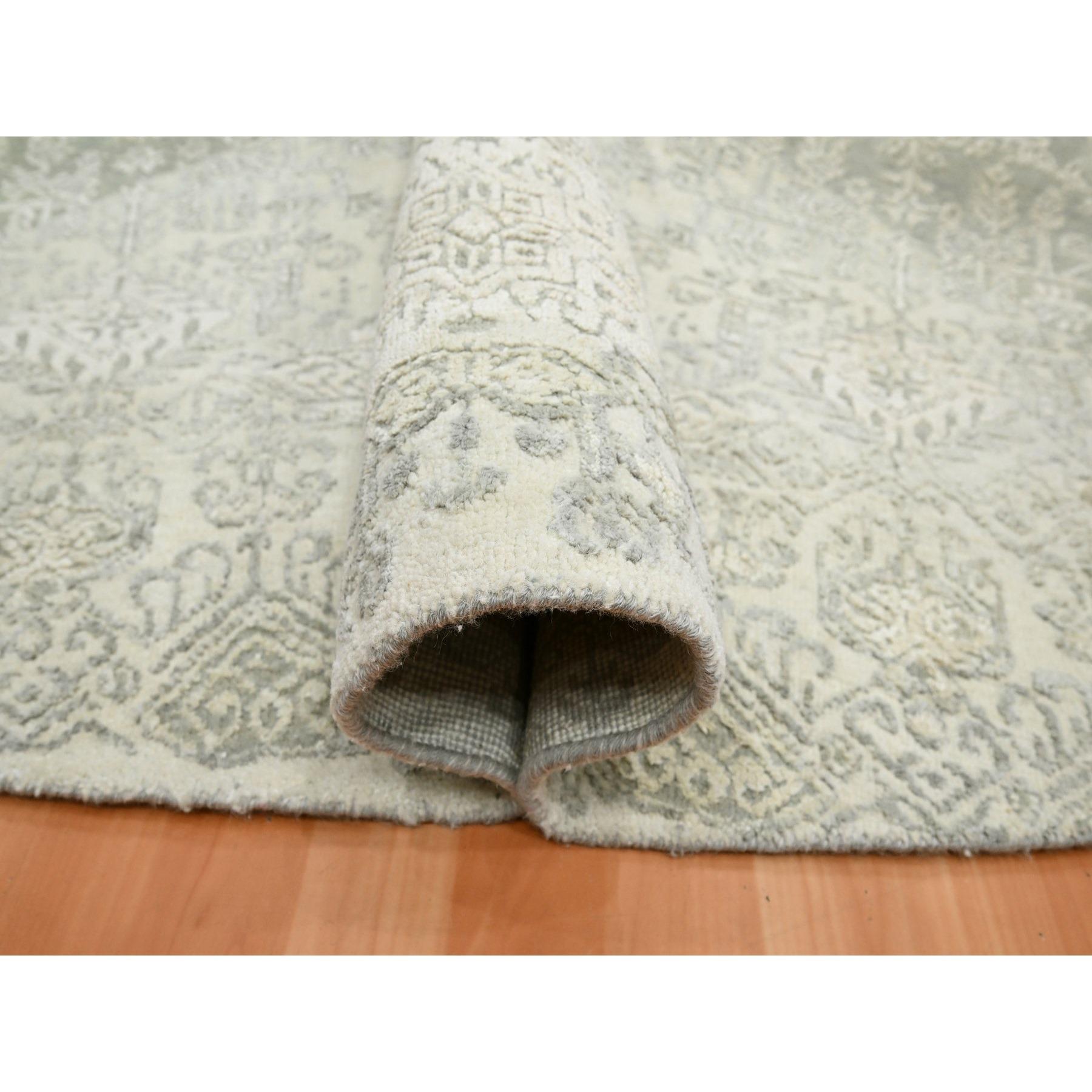 Annodato a mano 12'x12' Avorio Gioielli Design Lana e Seta annodato a mano Tappeto orientale rotondo in vendita