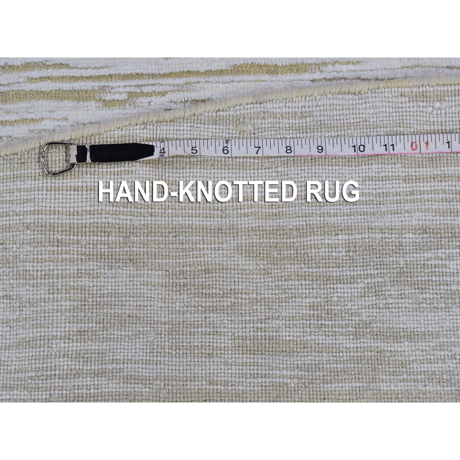 12'x12' Elfenbeinfarbener handgeknüpfter, runder orientalischer Teppich aus Seide mit Striae-Design und Wolle im Angebot 5