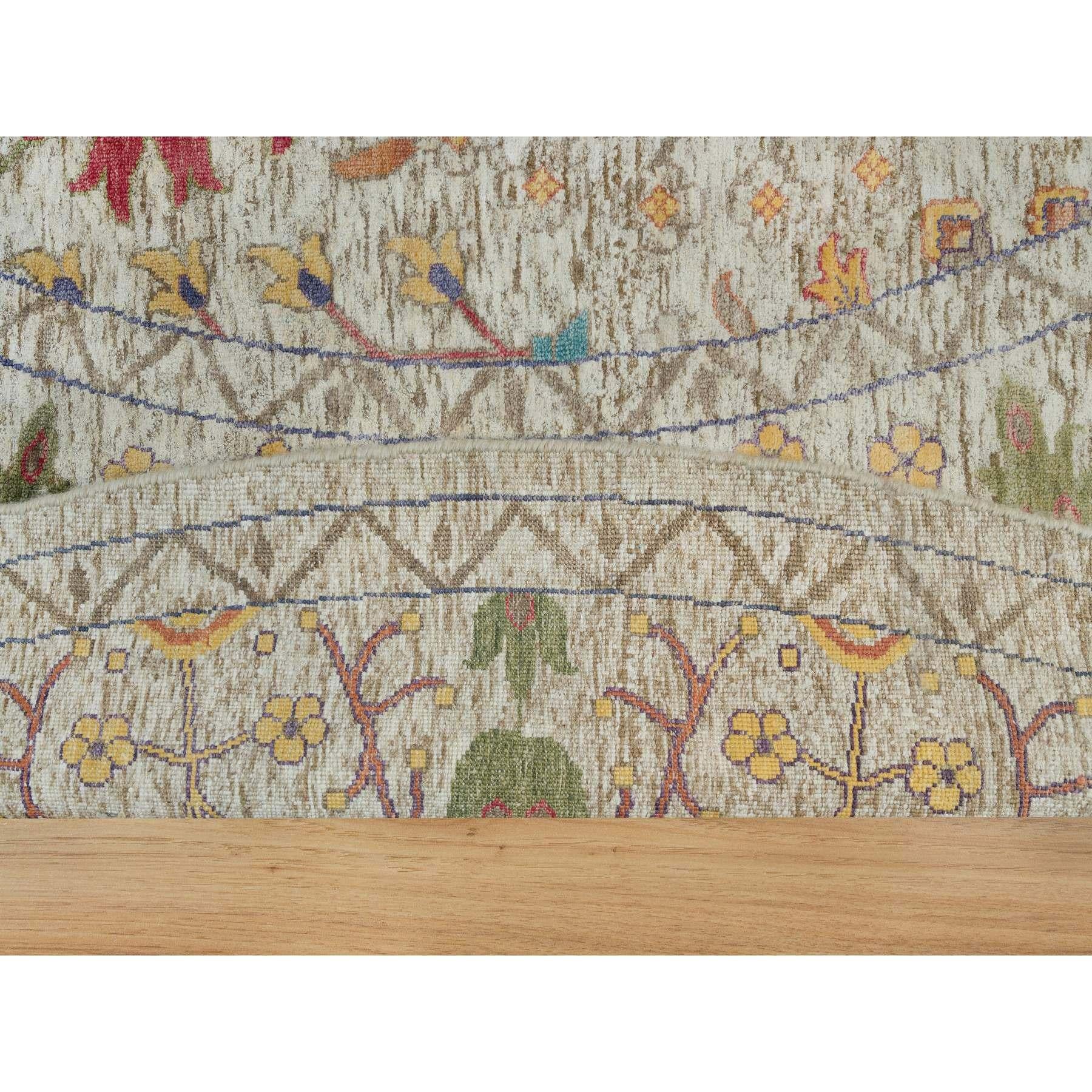 12'x12' Leinen Beige Wolle und Seide Directional Handgeknüpfter orientalischer runder Teppich (Indisch) im Angebot