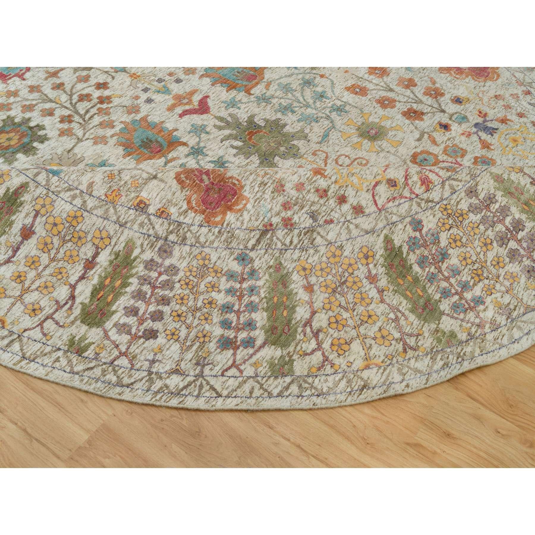 12'x12' Leinen Beige Wolle und Seide Directional Handgeknüpfter orientalischer runder Teppich (21. Jahrhundert und zeitgenössisch) im Angebot