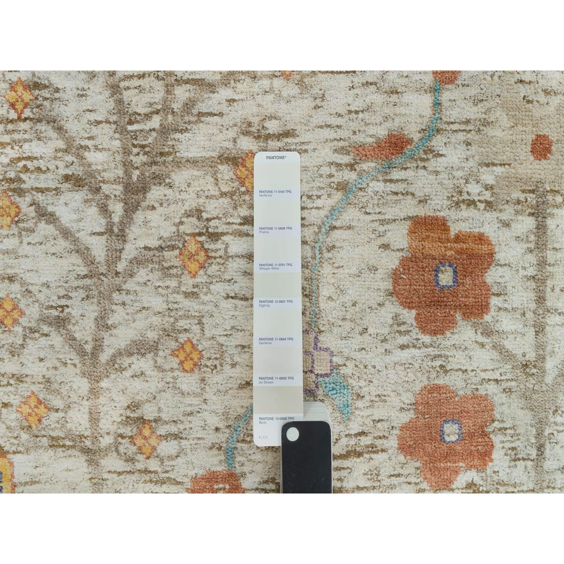 12'x12' Leinen Beige Wolle und Seide Directional Handgeknüpfter orientalischer runder Teppich im Angebot 1