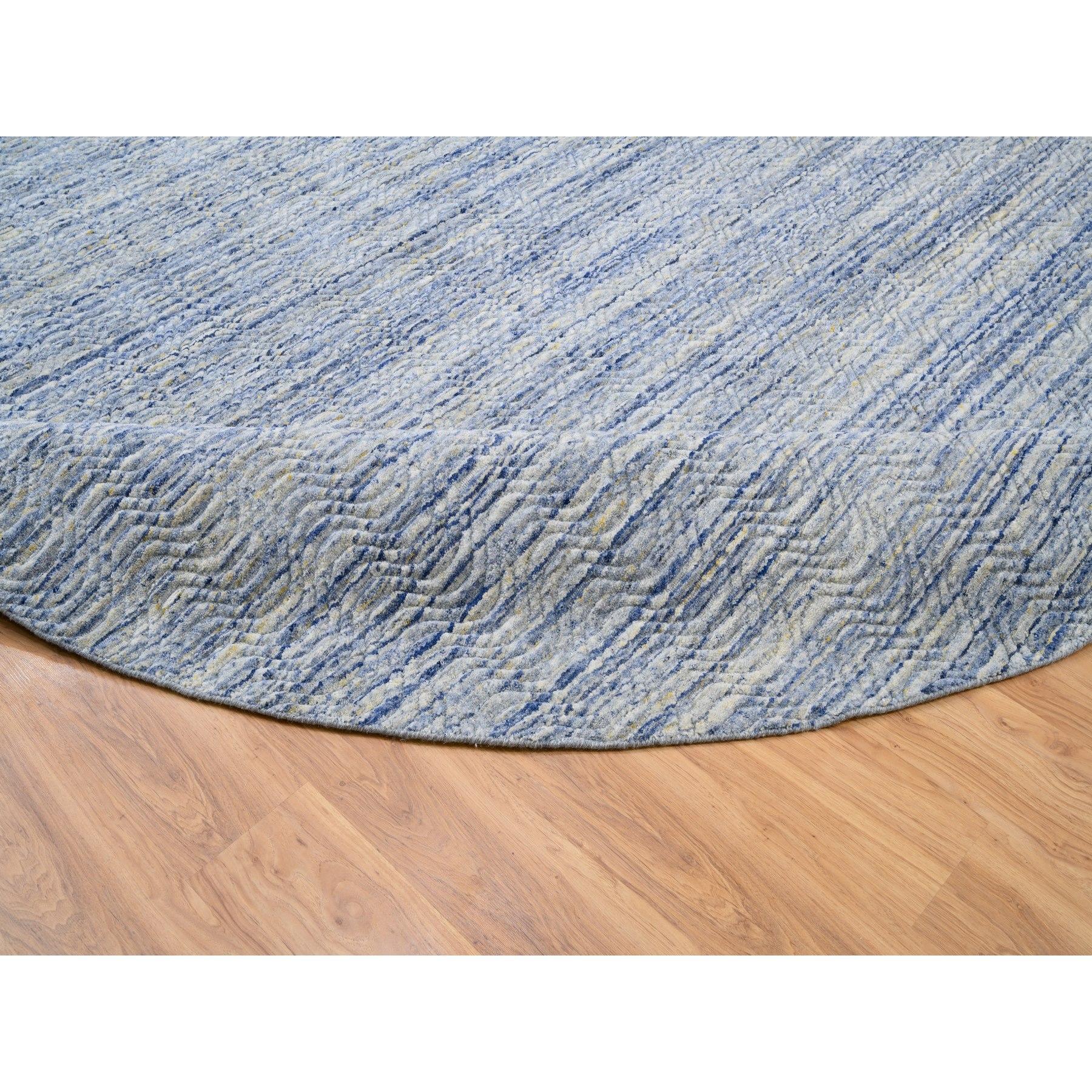 XXIe siècle et contemporain 12'x12' Silver-Blue Tapis en laine biologique tissé à la main à motifs texturés variés en vente