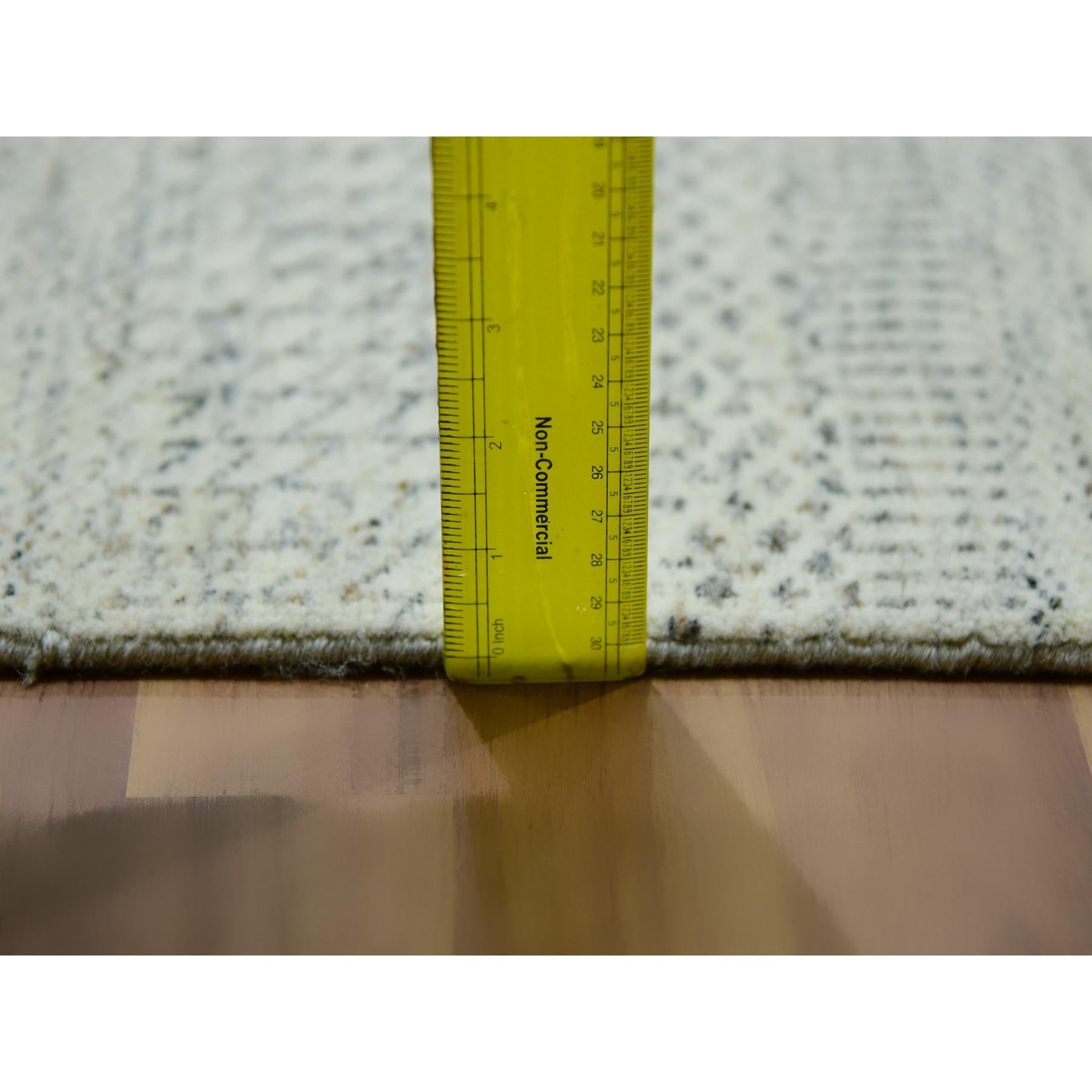 12'x12' Weißer, handgeknüpfter, moderner, quadratischer, grauer, getönter, 100 % Wollteppich mit Grasmuster auf Tone im Angebot 2