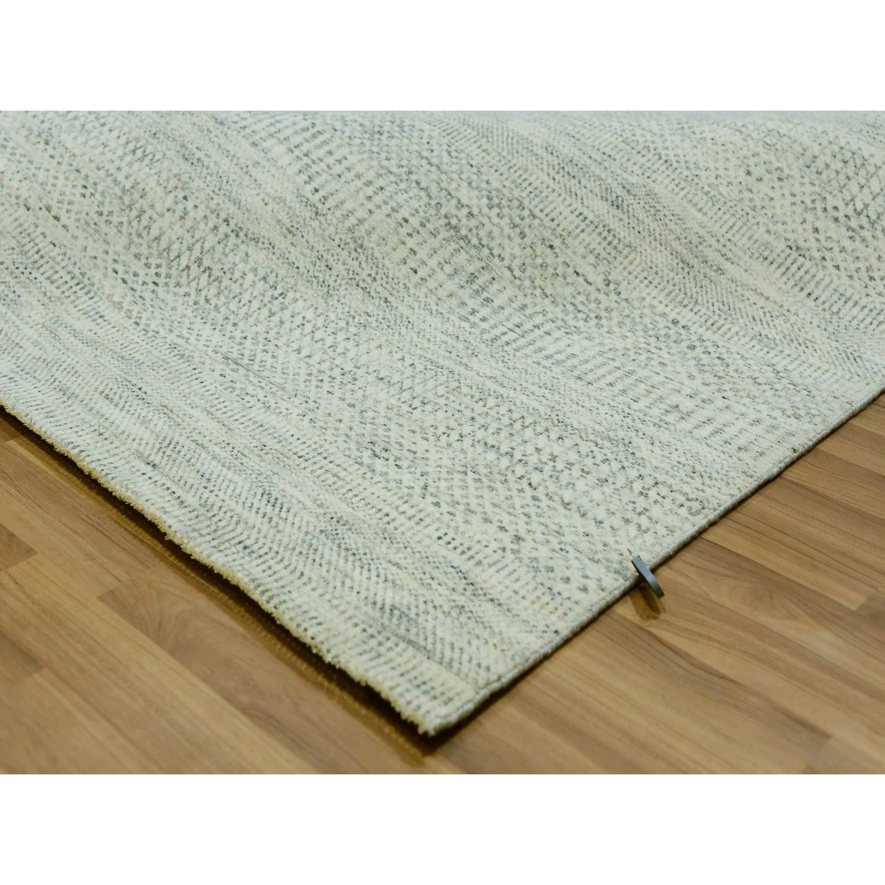 12'x12' Weißer, handgeknüpfter, moderner, quadratischer, grauer, getönter, 100 % Wollteppich mit Grasmuster auf Tone im Zustand „Neu“ im Angebot in Carlstadt, NJ