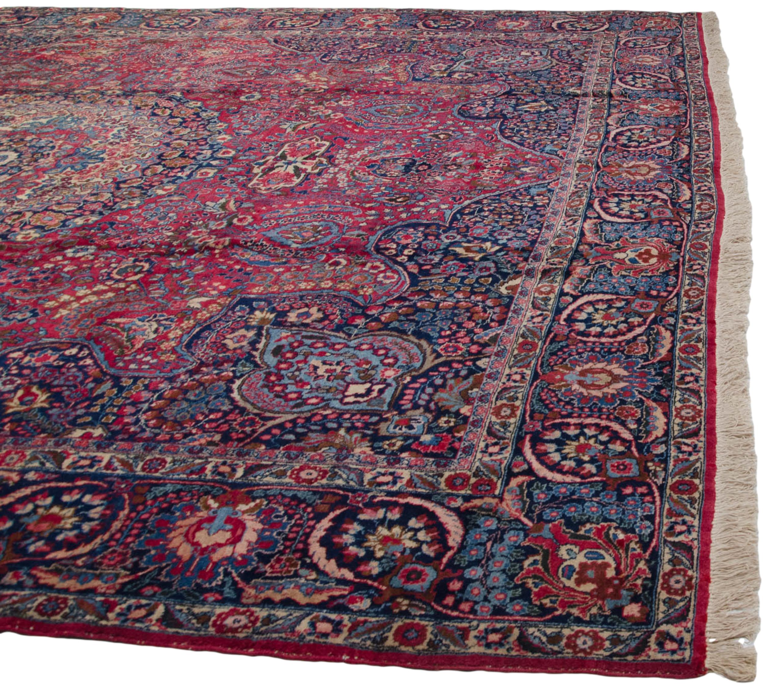 Vintage Tabriz Square Teppich (Mitte des 20. Jahrhunderts) im Angebot