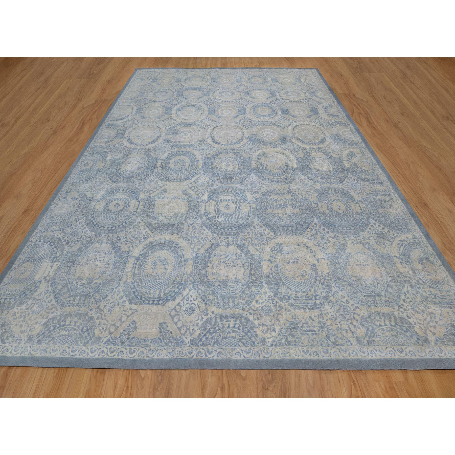 Blu argento, 100% lino, morbidissimo al tatto, descrizione Mamluke, annodato a mano, disegno rotto e cancellato, XL, oversize, tappeto orientale
Materiali primari: Lana
Lattice: No Pile 
altezza: 0,25 pollici
Stile: Di transizione
Colore primario: